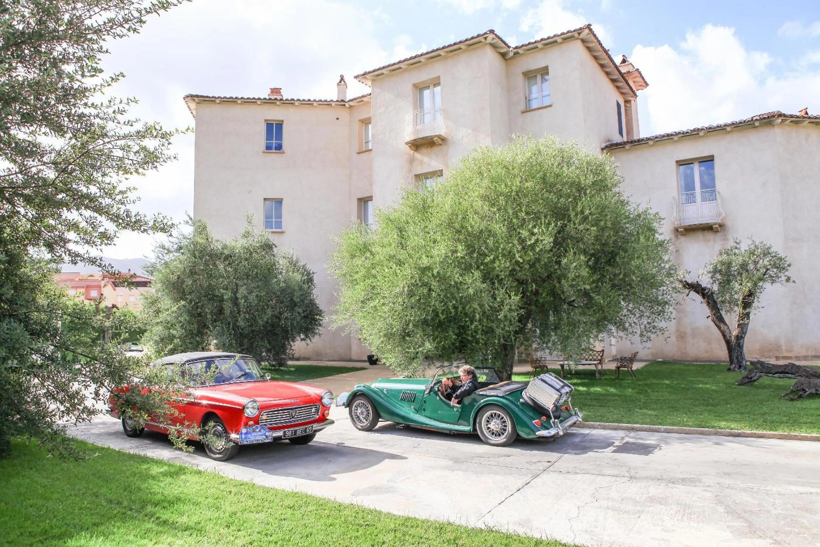 Facade/entrance in Tartheshotel