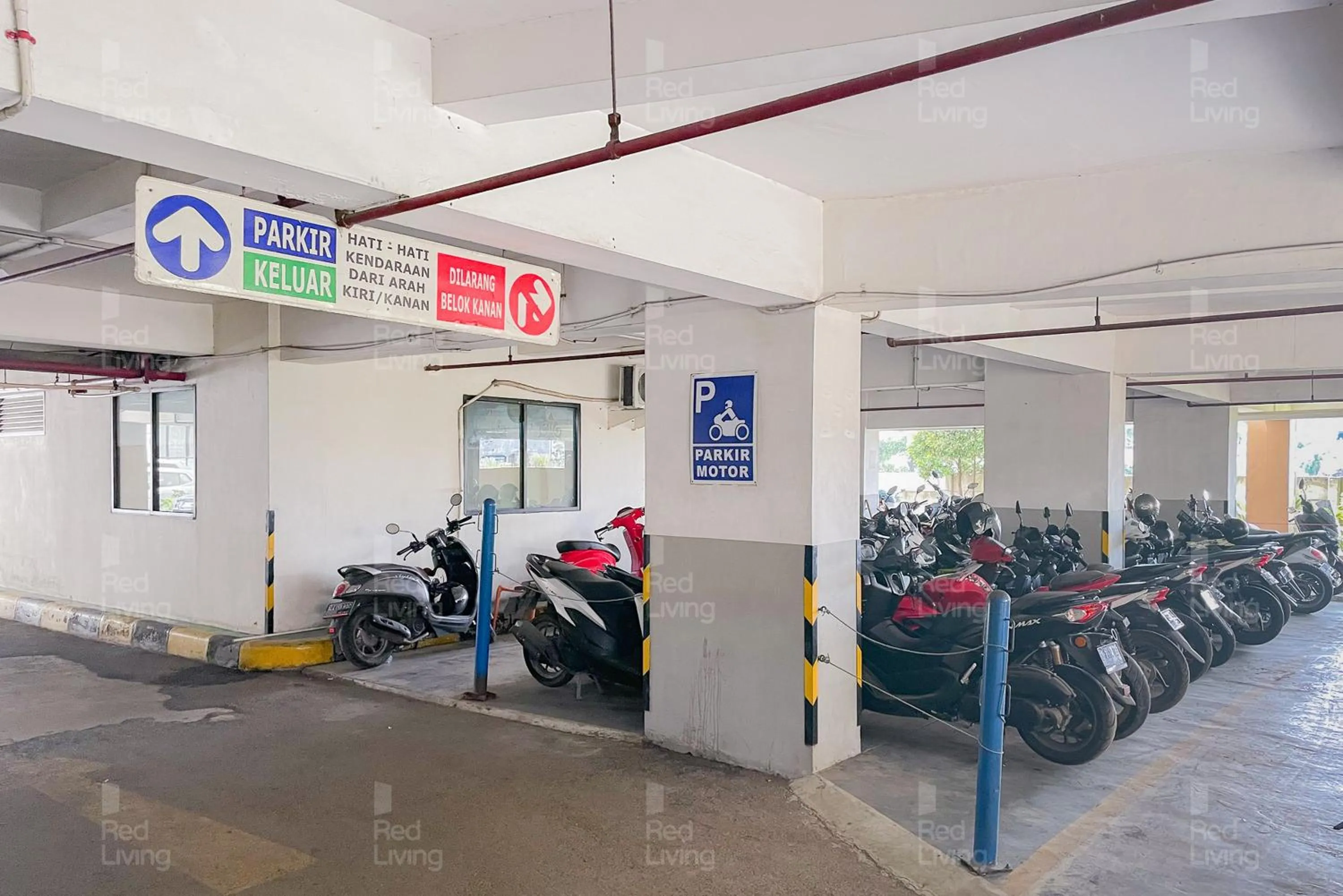 Parking in RedLiving Apartemen Tamansari Panoramic - Santuy Agency
