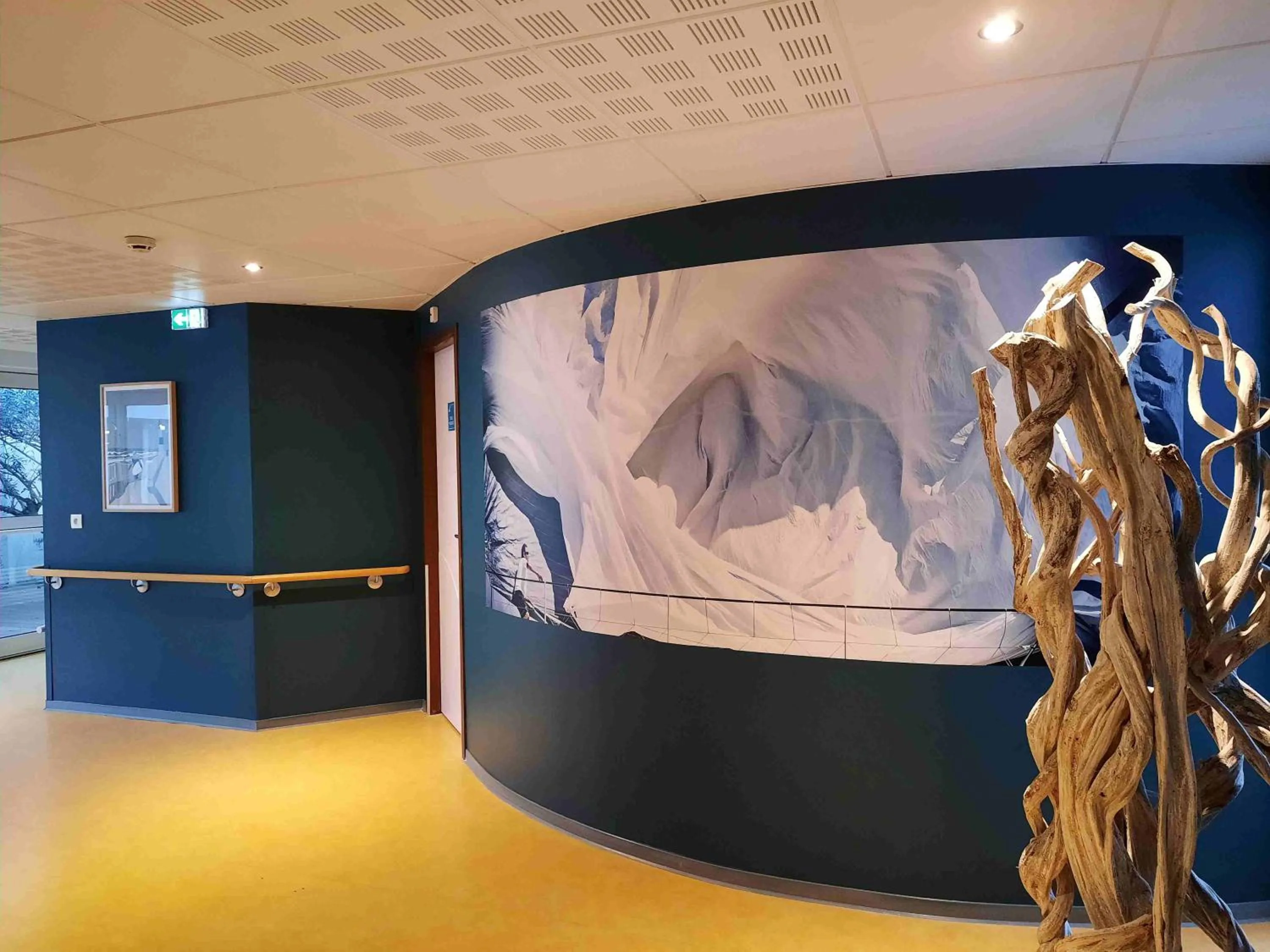 Decorative detail in La Villa des Golf.e.s