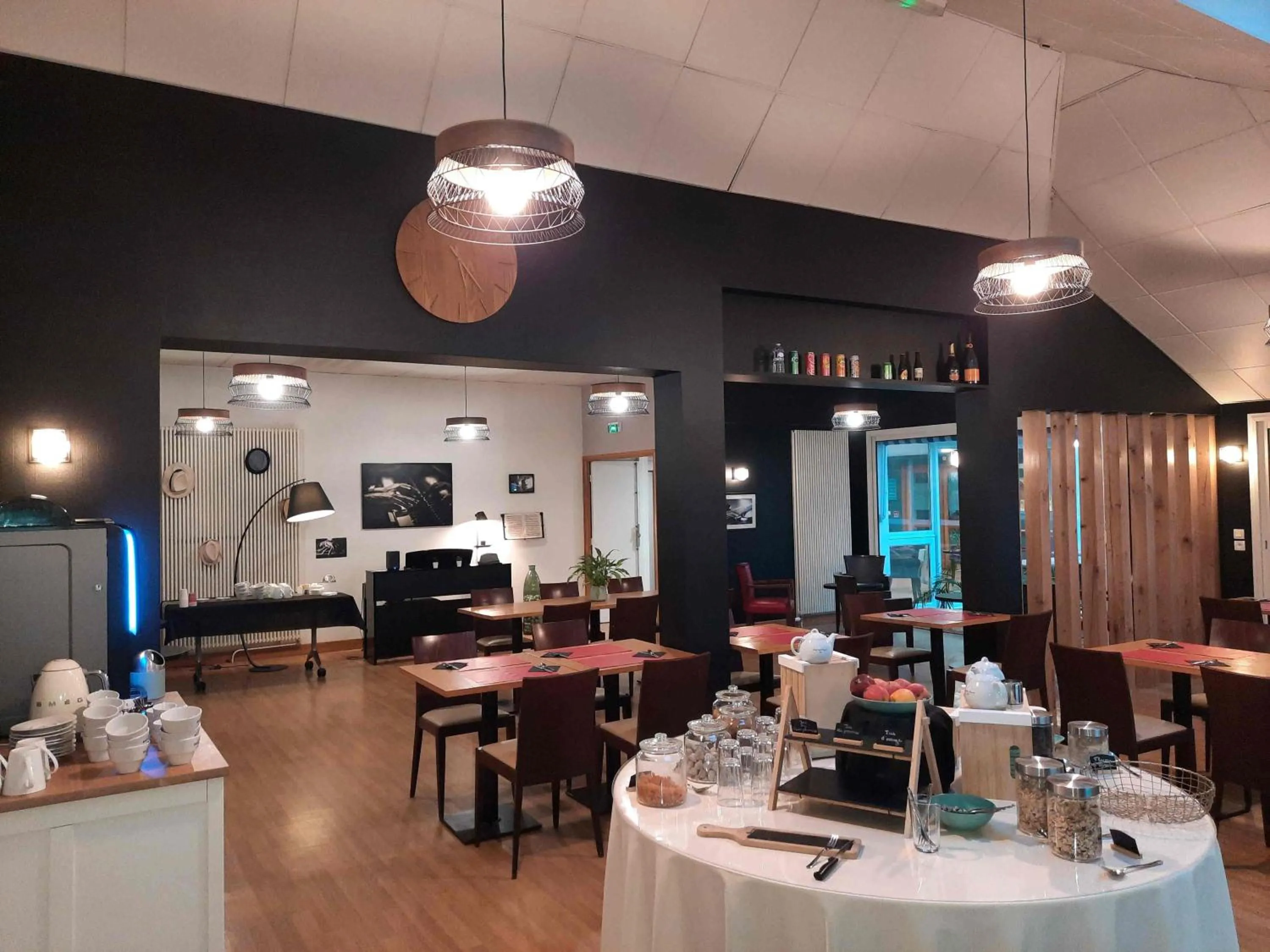 Restaurant/places to eat in La Villa des Golf.e.s