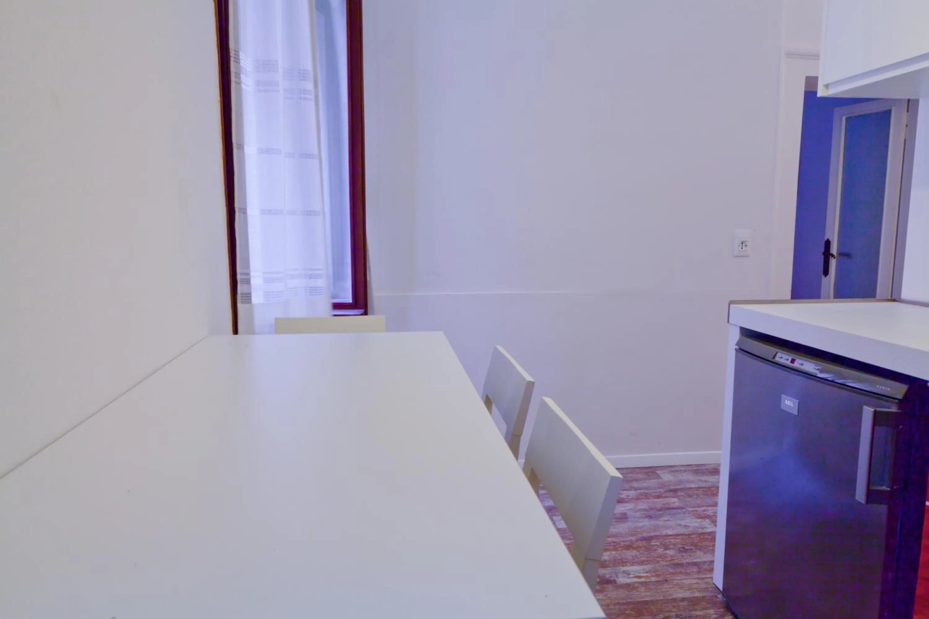 Dining area, Bed in Hotel Henry