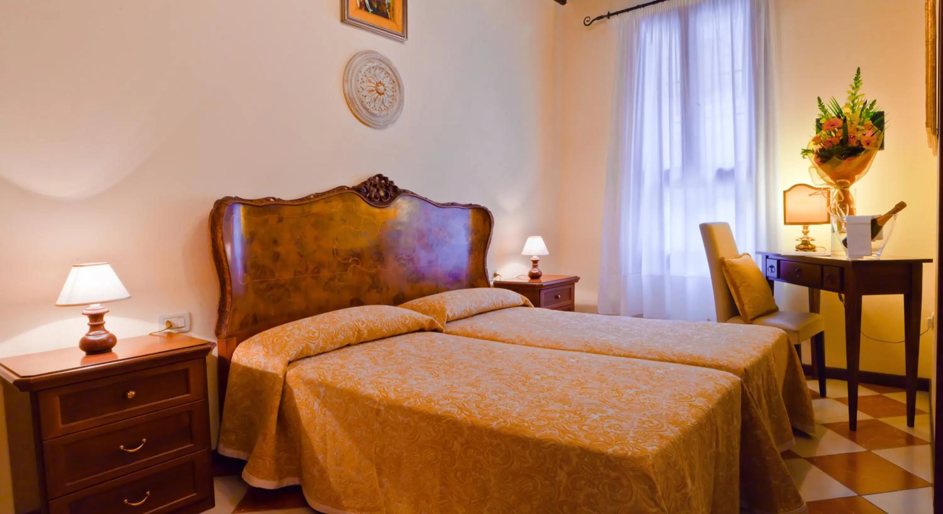 Bedroom, Bed in Hotel Henry