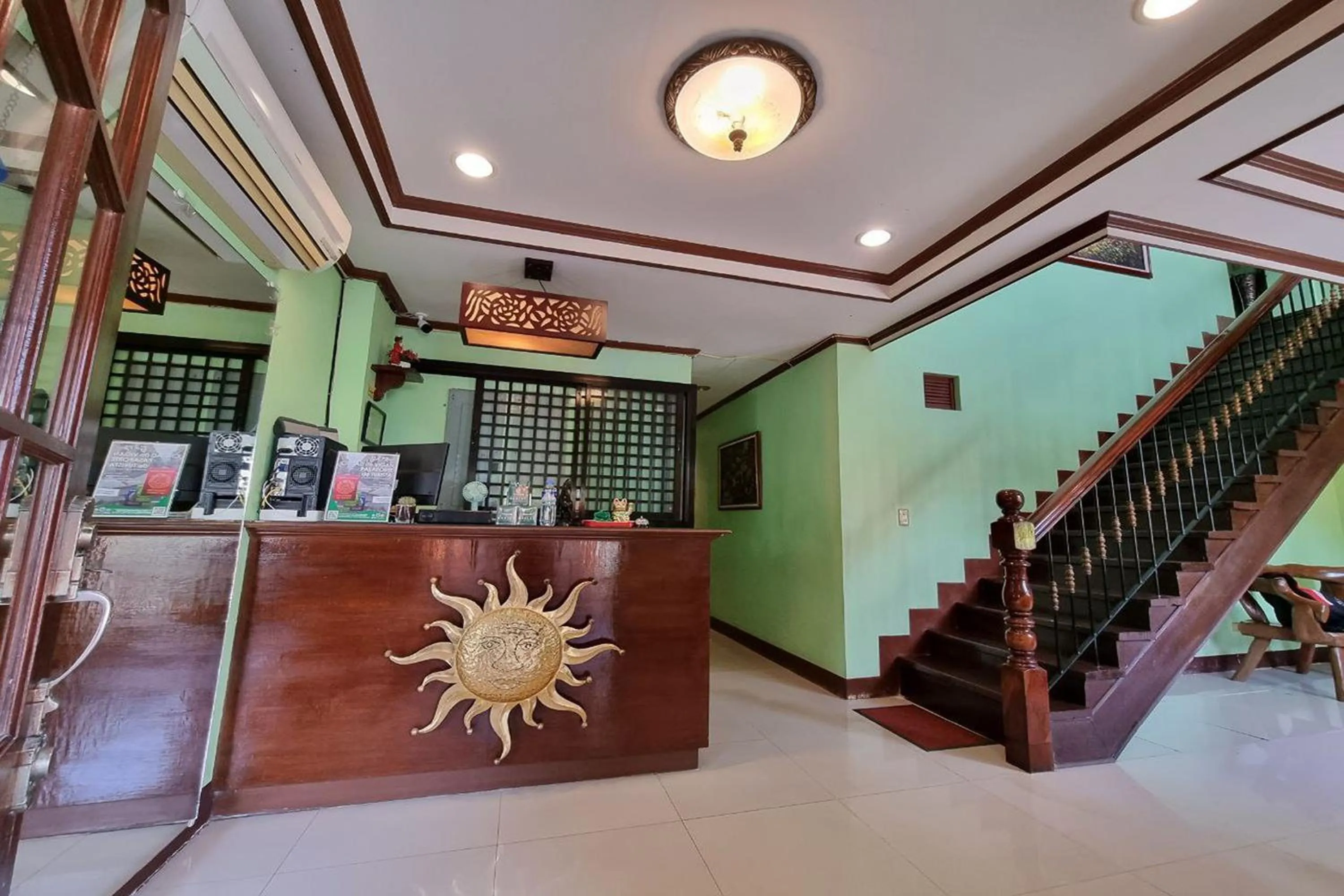 Lobby or reception in Mojica Residencia Hotel