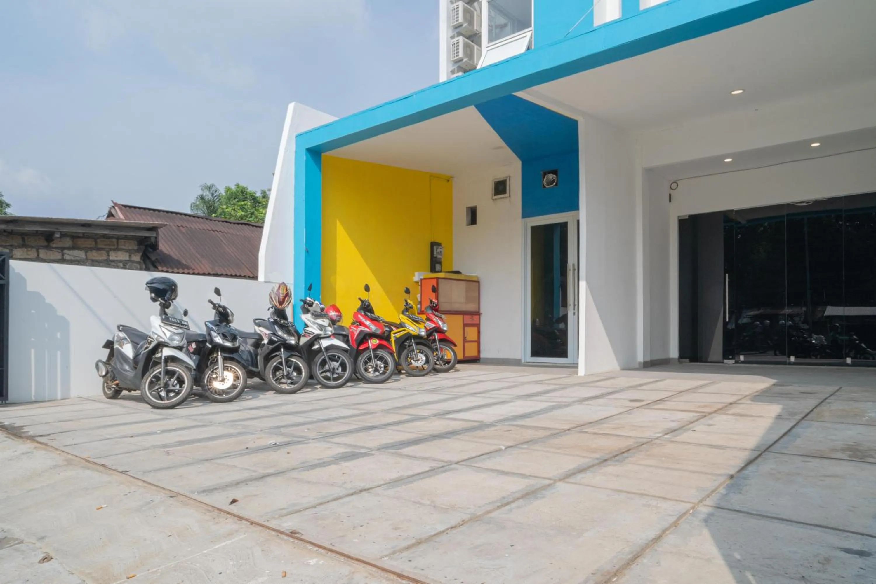 RedDoorz at Golden Averis Cibuluh Bogor