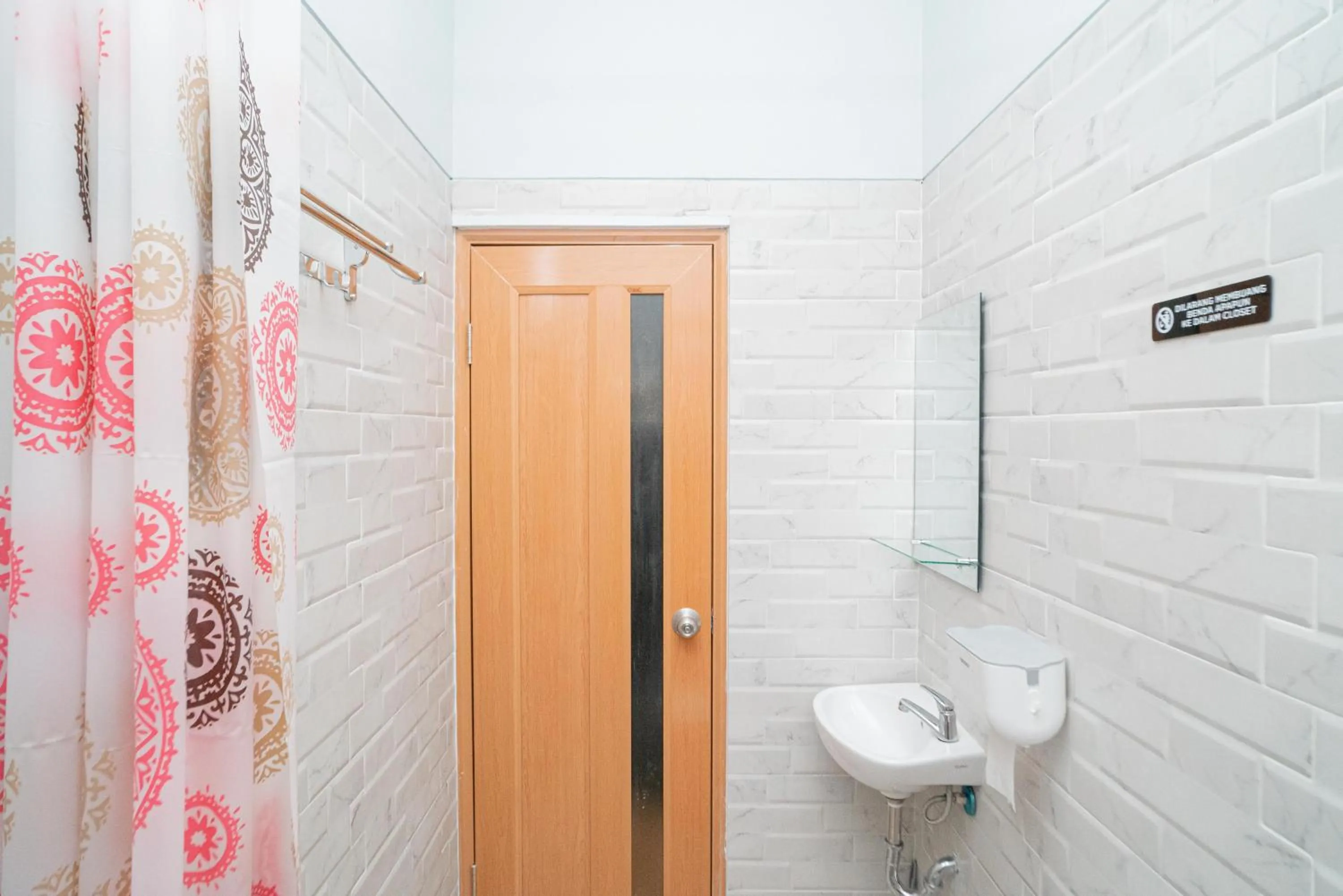 RedDoorz at Golden Averis Cibuluh Bogor