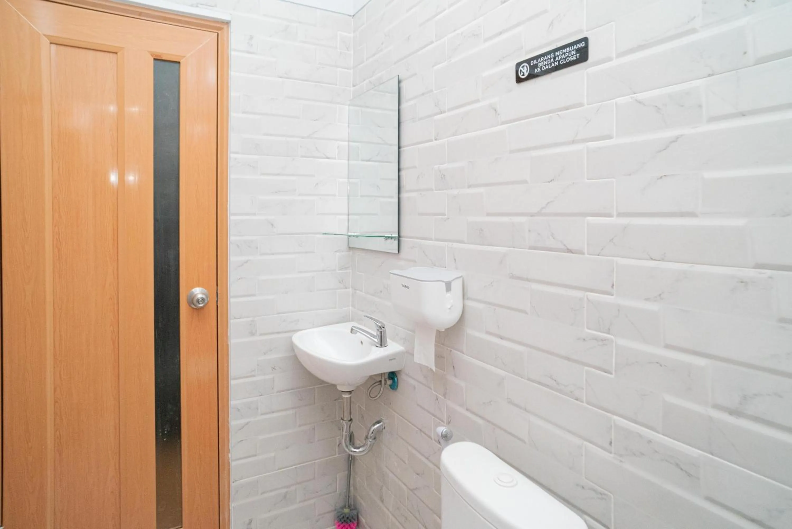 RedDoorz at Golden Averis Cibuluh Bogor