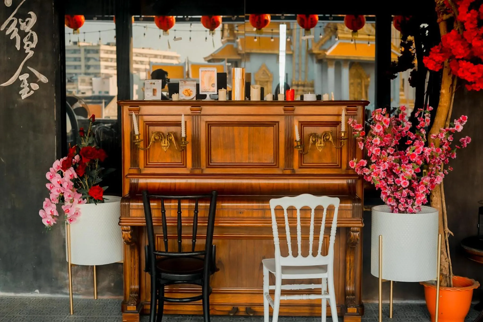 Restaurant/places to eat in 2499 Heritage Chinatown Bangkok Hotel By RoomQuest