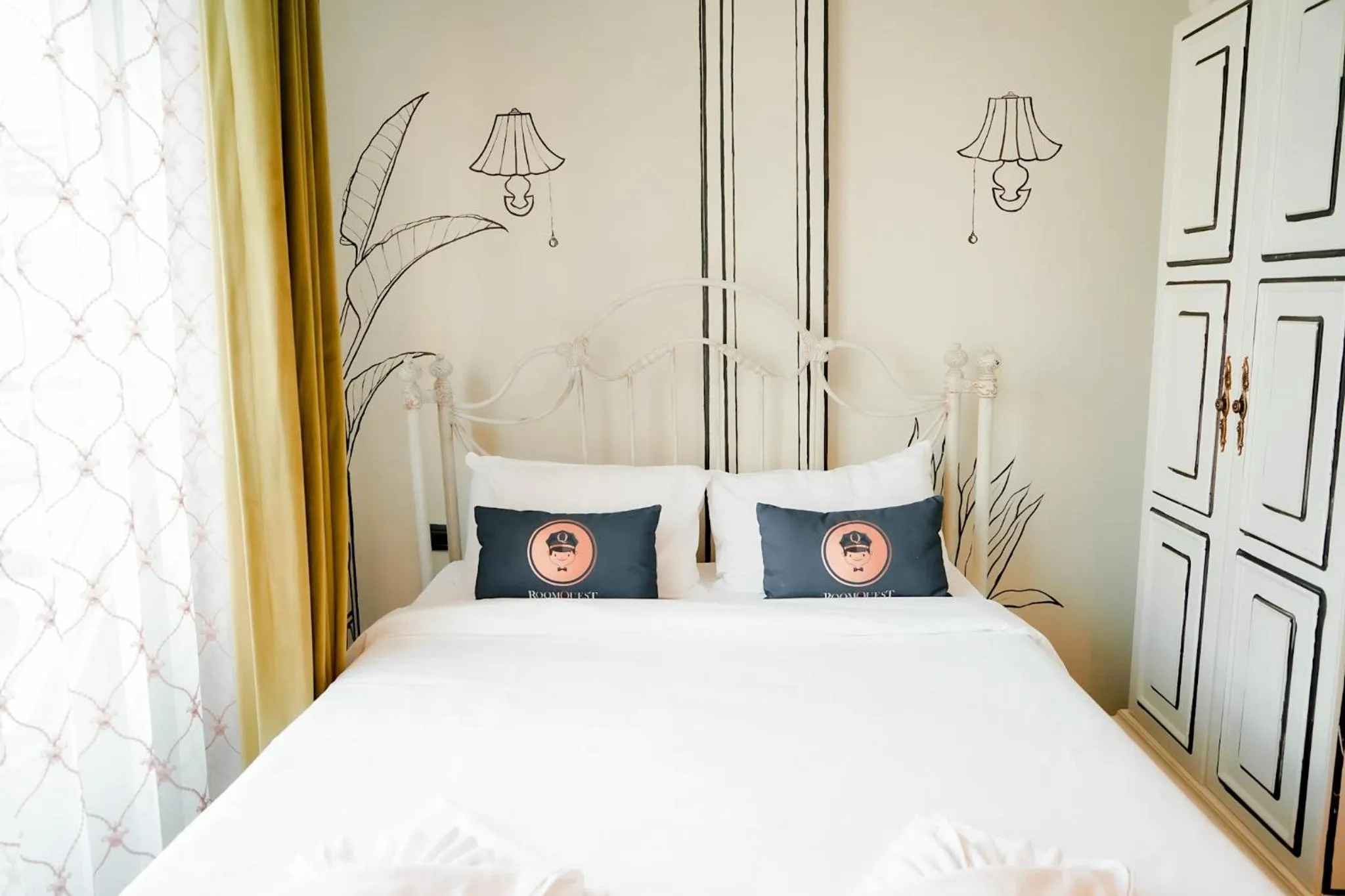 Bed in 2499 Heritage Chinatown Bangkok Hotel By RoomQuest