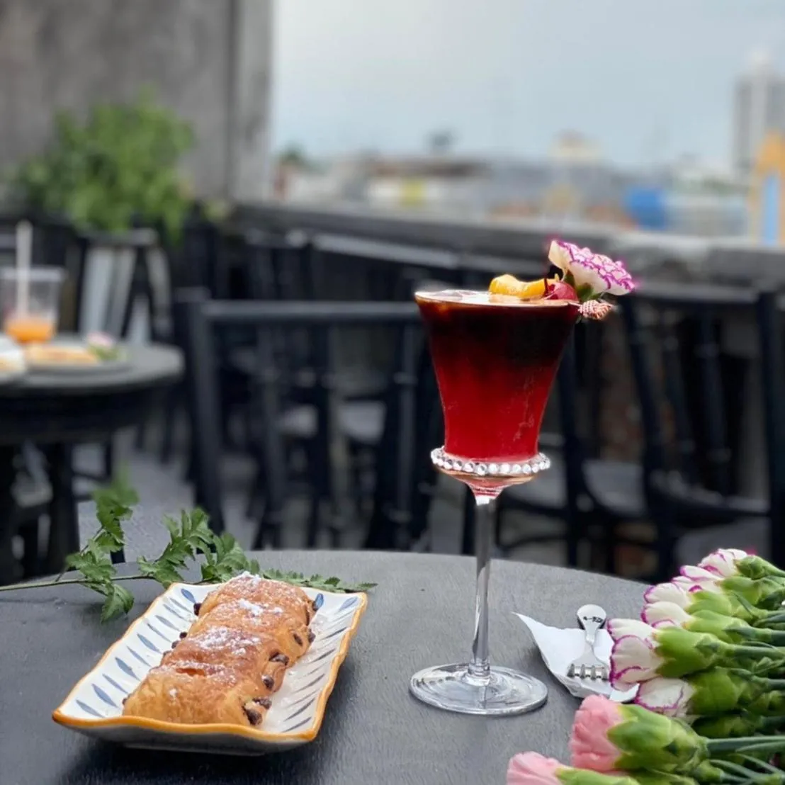 Restaurant/places to eat in 2499 Heritage Chinatown Bangkok Hotel By RoomQuest