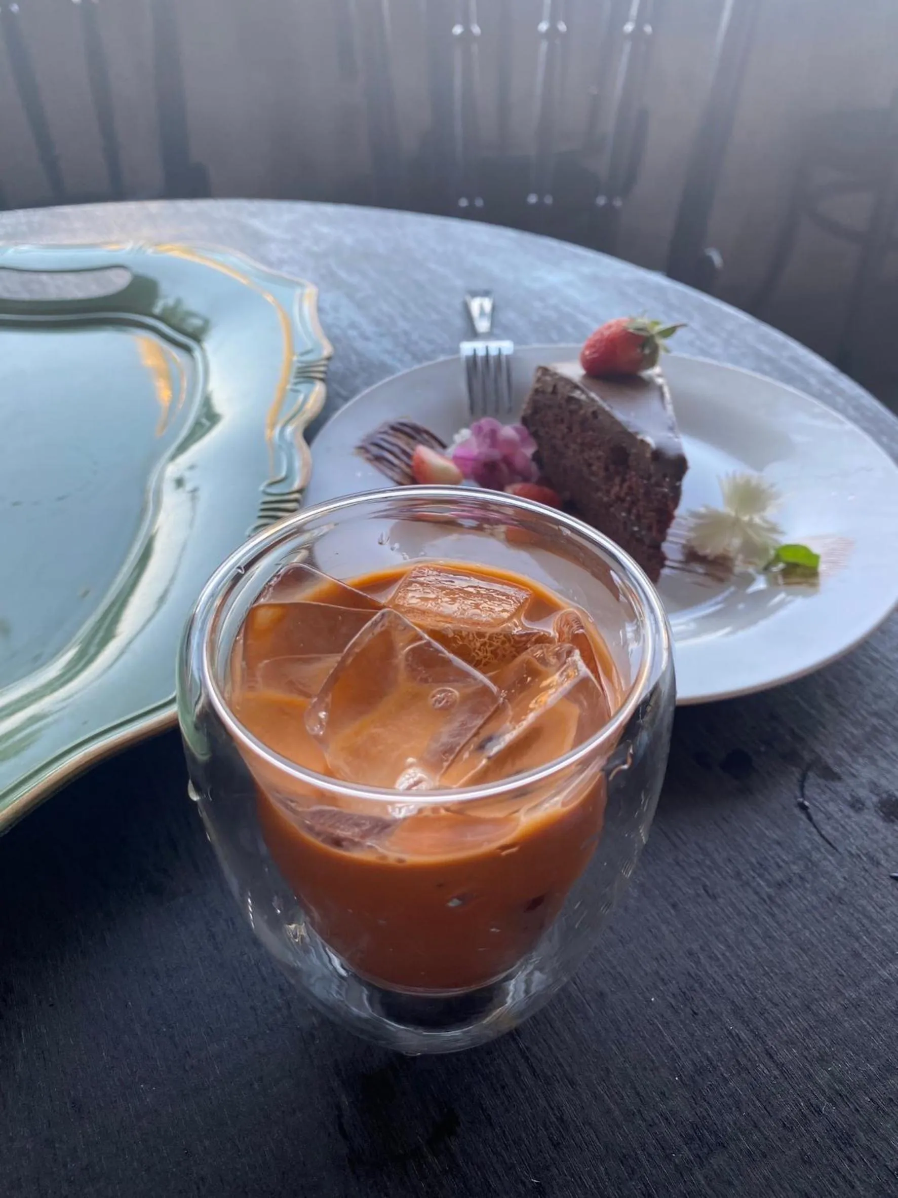 Food and drinks in 2499 Heritage Chinatown Bangkok Hotel By RoomQuest