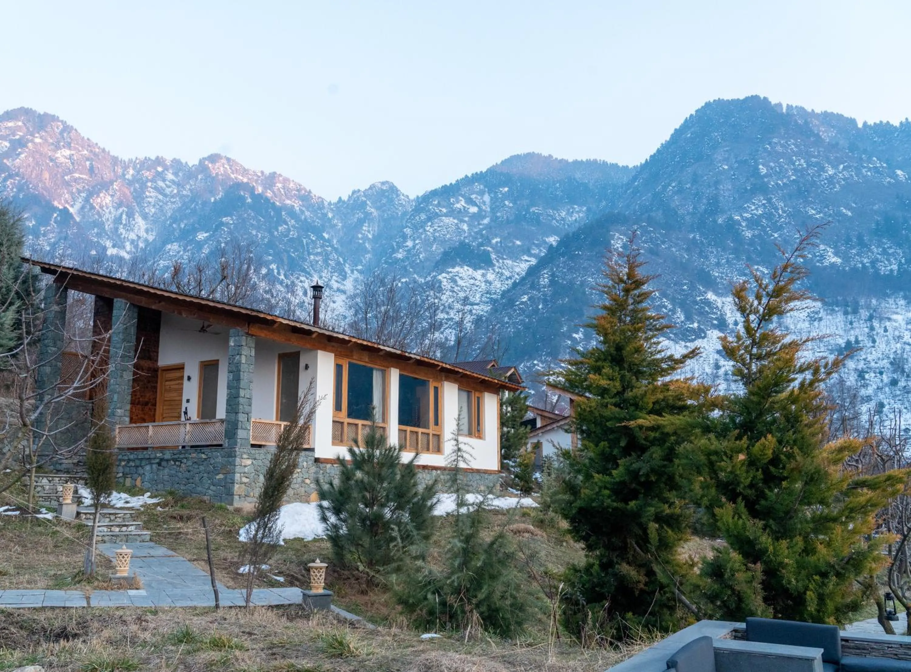 Property building in Qayaam Gah