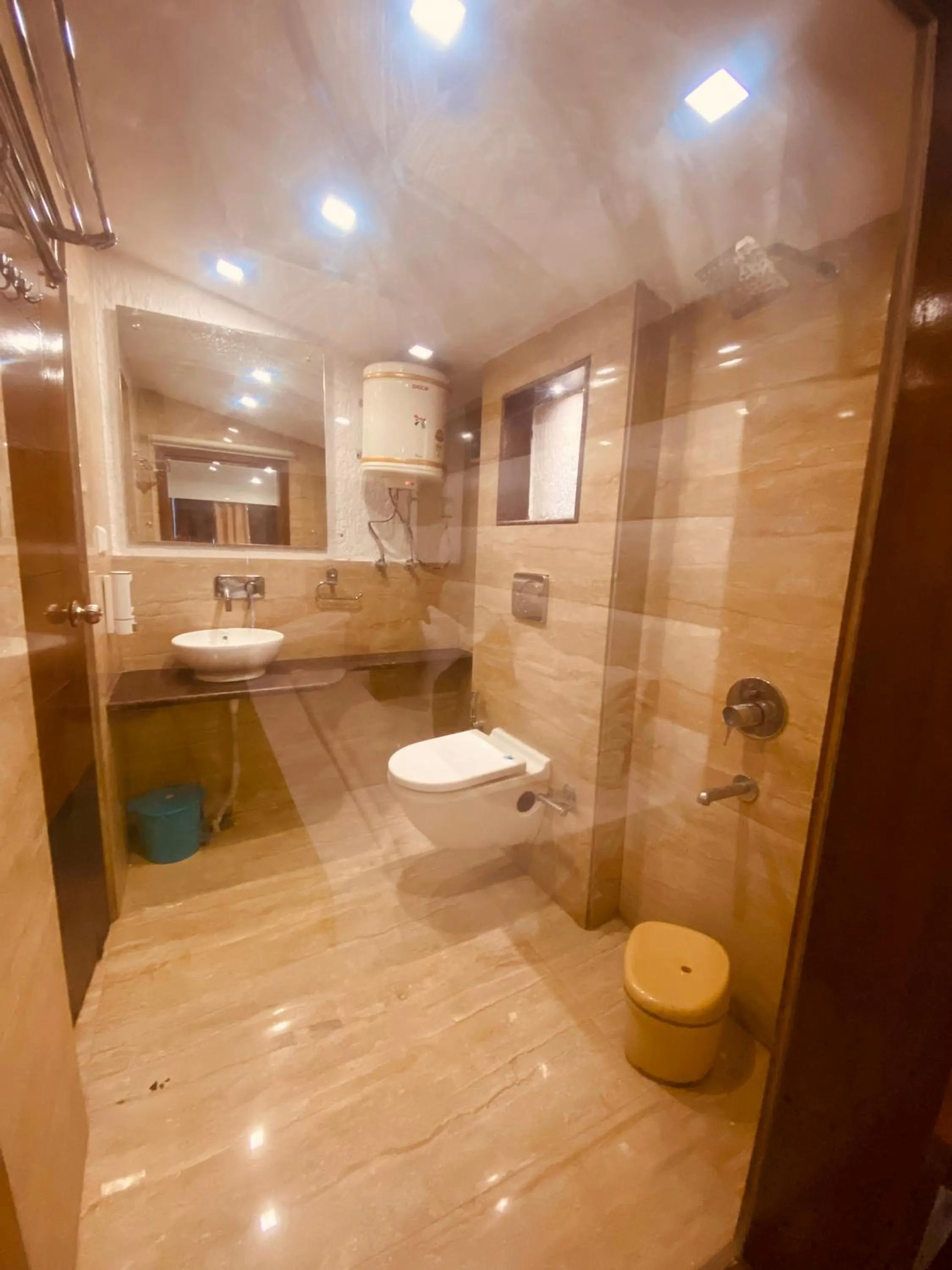 Bathroom in Hotel Royal Classic @ Mall Road Mussoorie