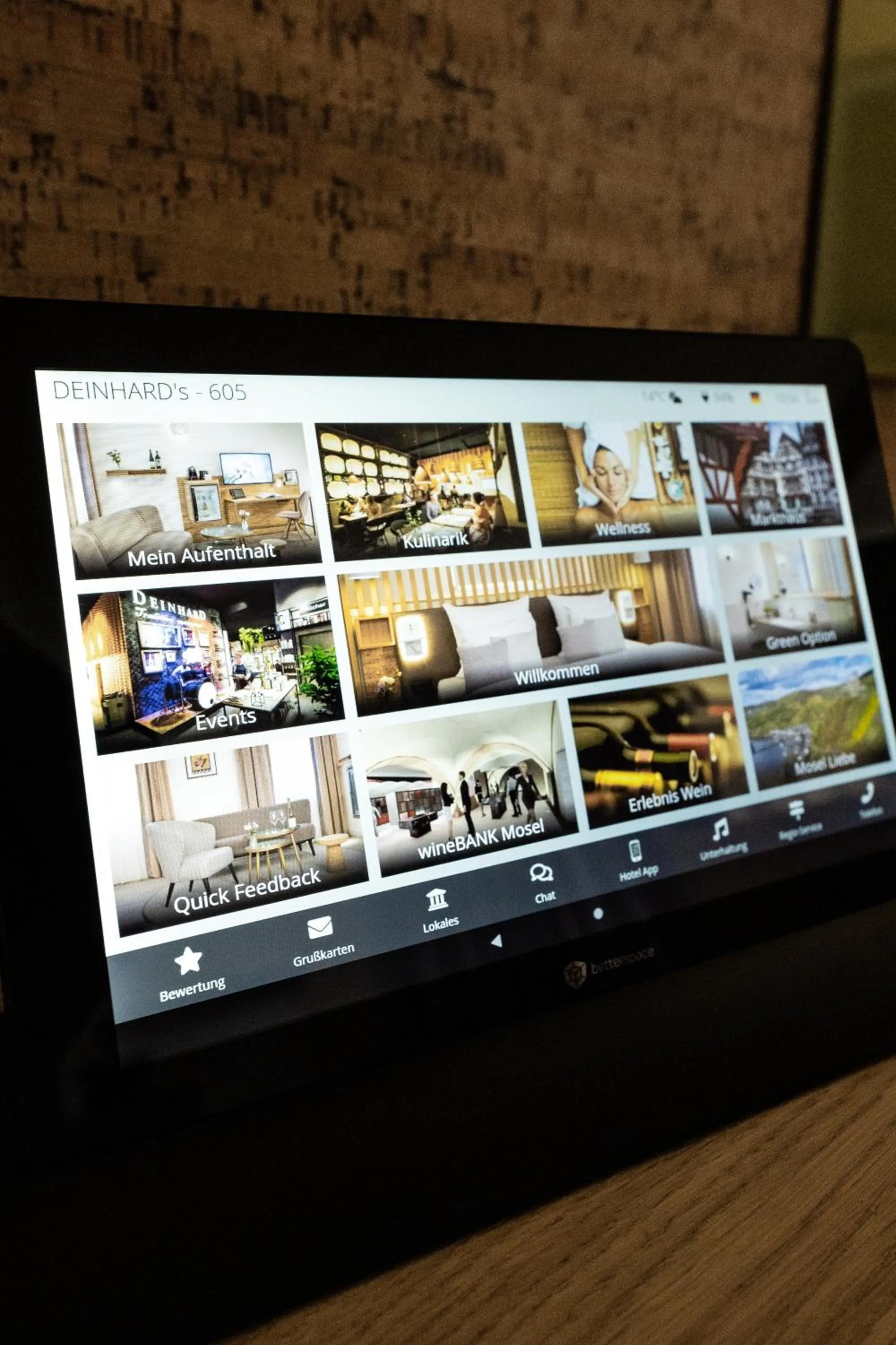 Seating area in DEINHARD's