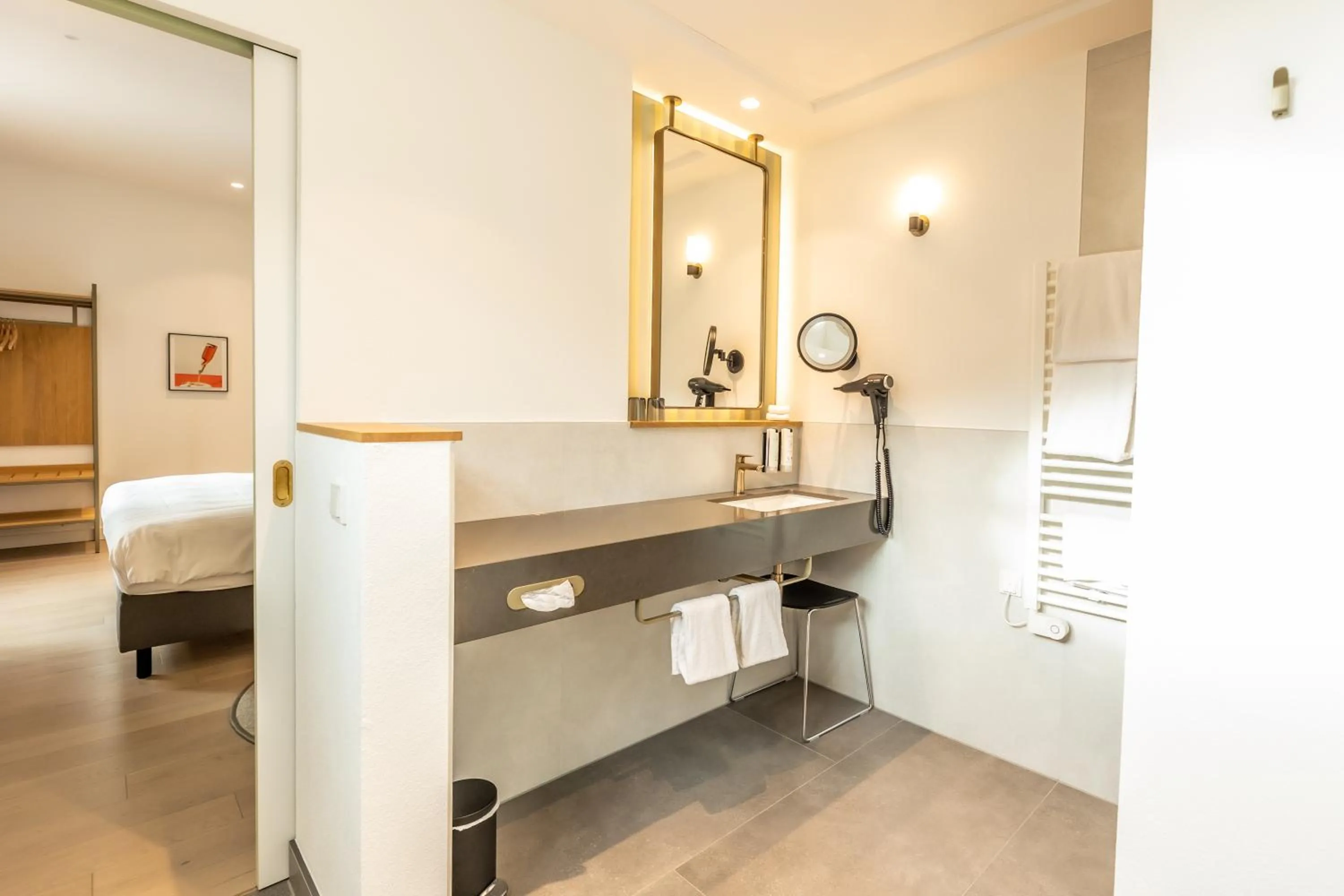 Bathroom, Bed in DEINHARD's