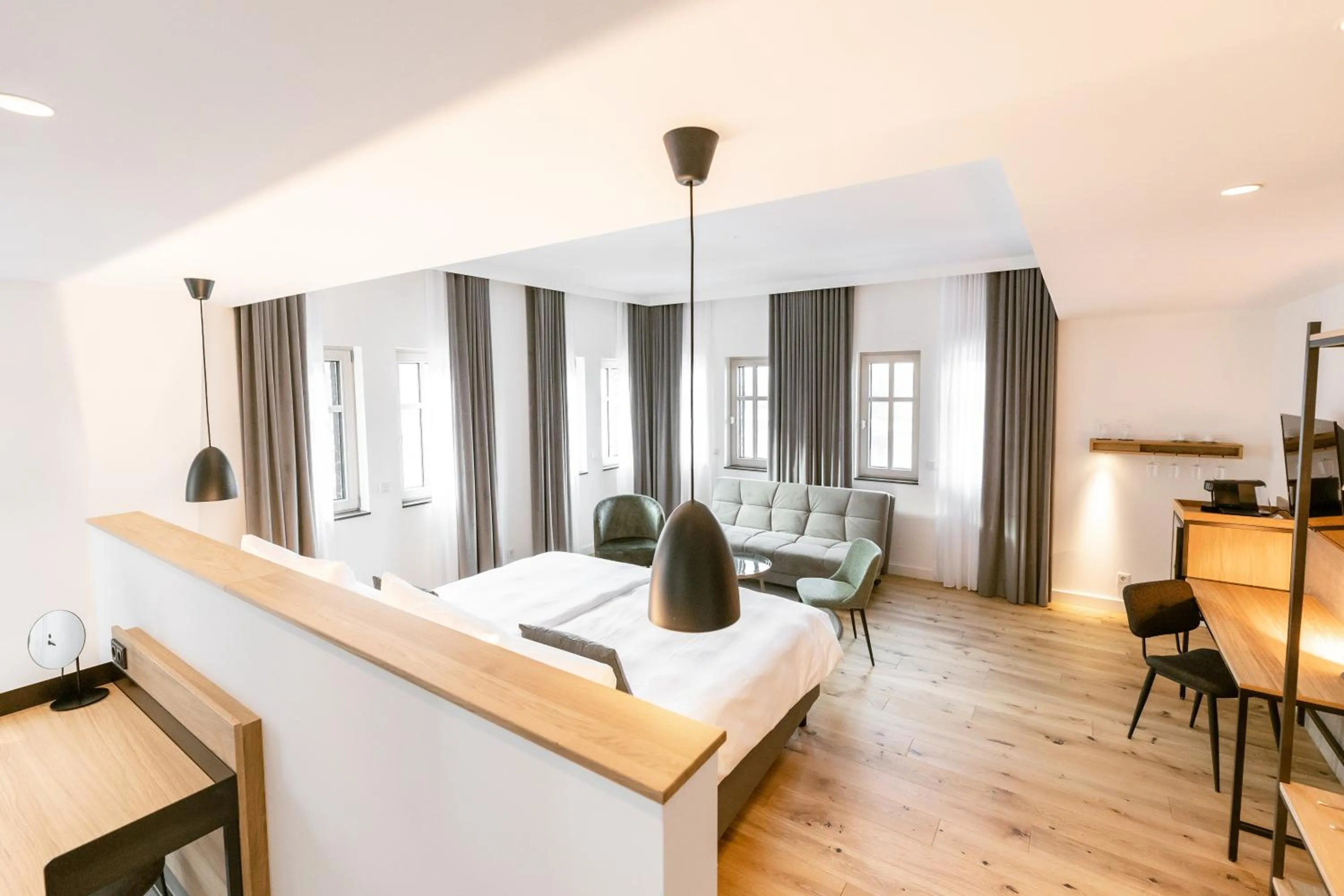 Photo of the whole room, Bed in DEINHARD's