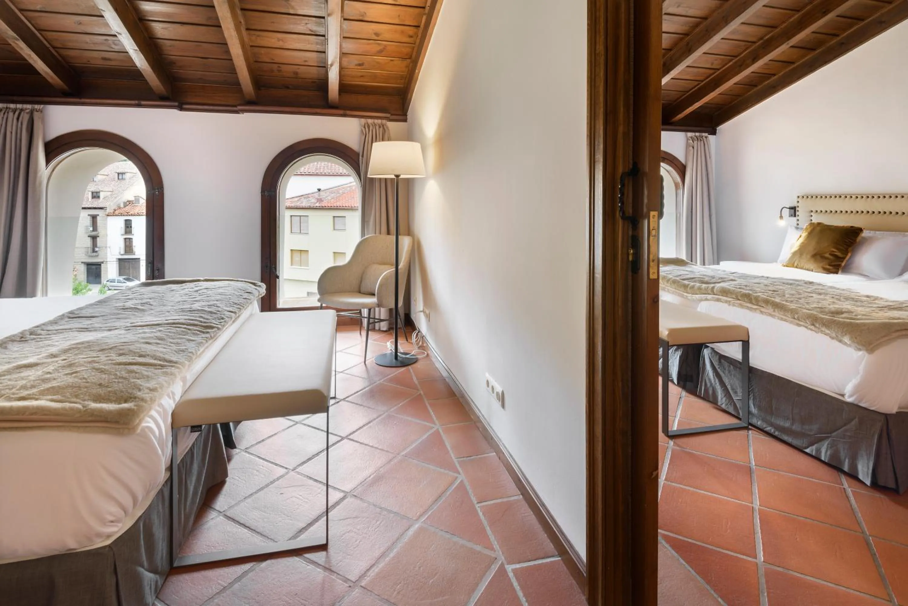 Bedroom, Bed in Hotel Palacio Matutano-Daudén