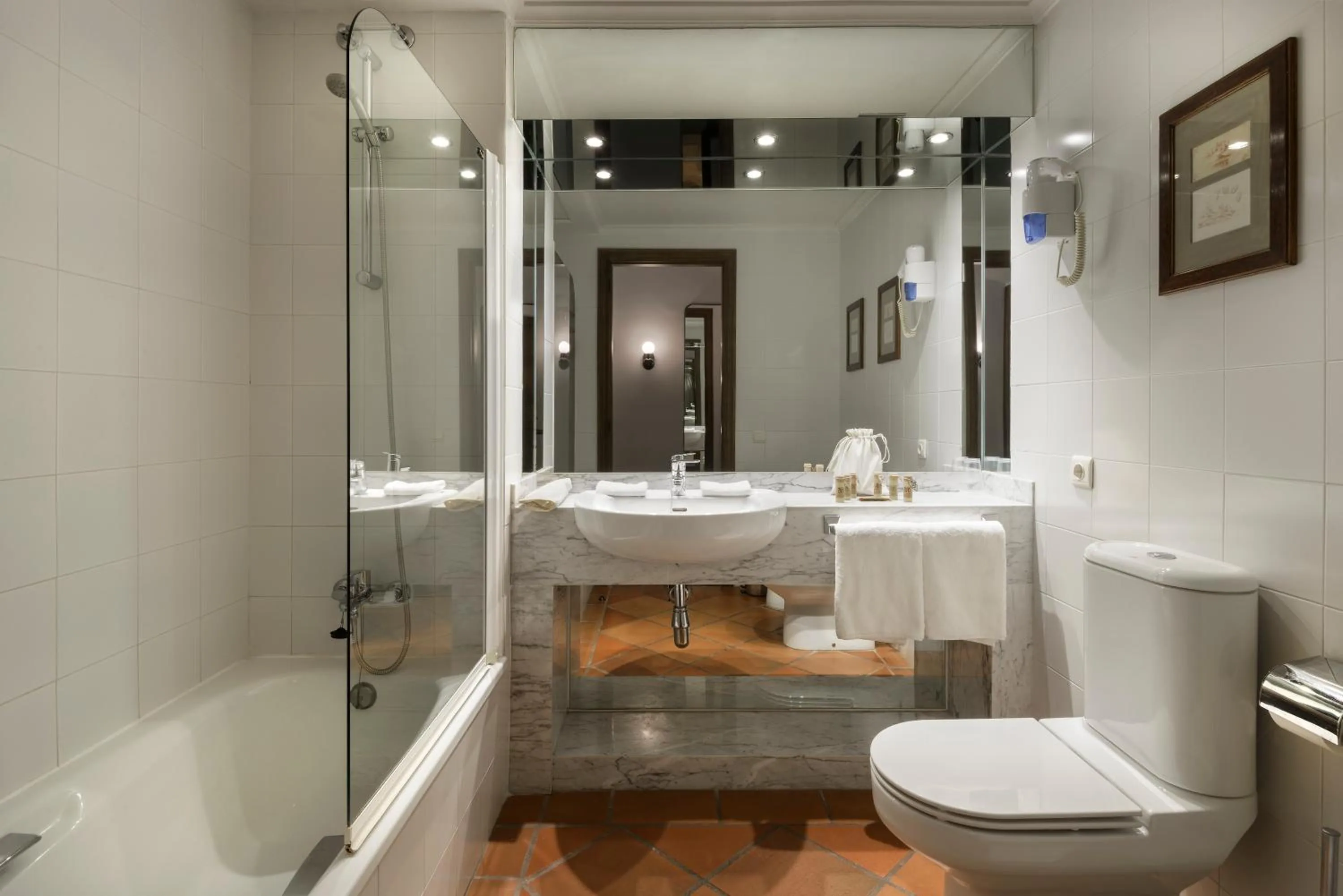 Bathroom in Hotel Palacio Matutano-Daudén