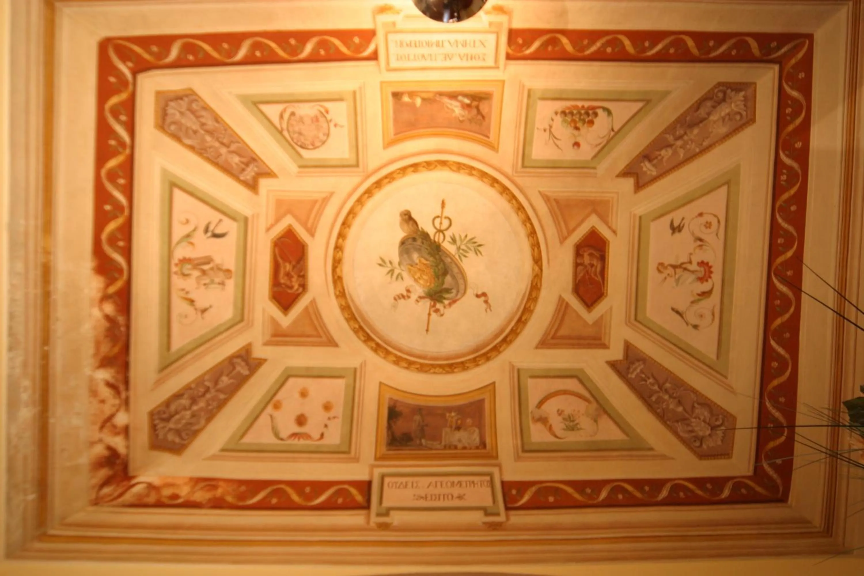 Decorative detail in Relais Il Chiostro Di Pienza