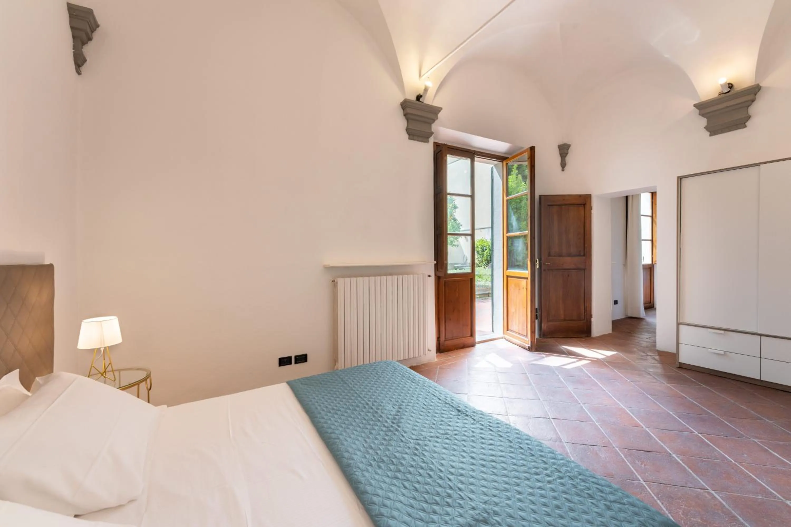 Other, Bed in Pilastri 35