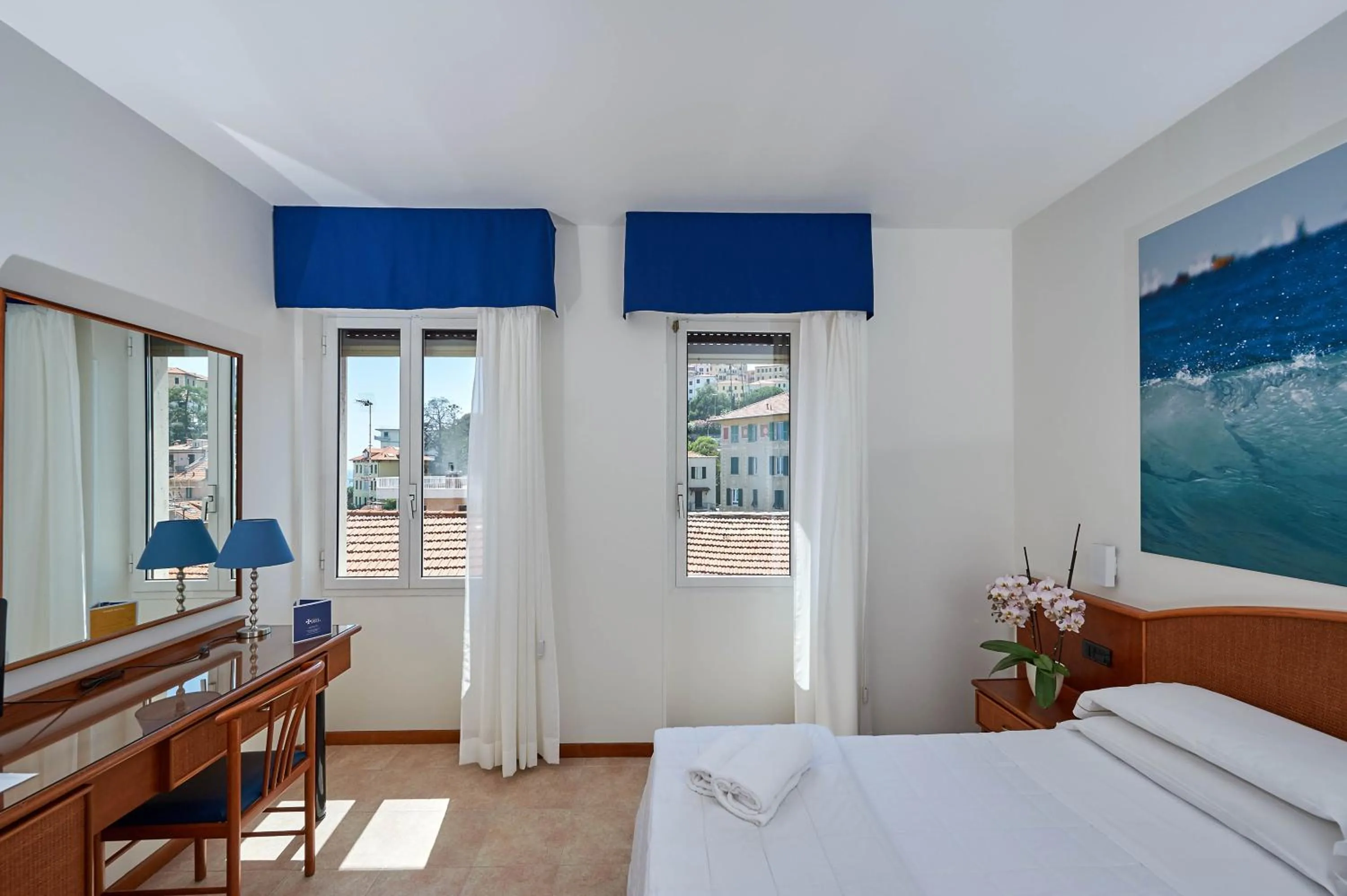 City view, Bed in Hotel Croce Di Malta