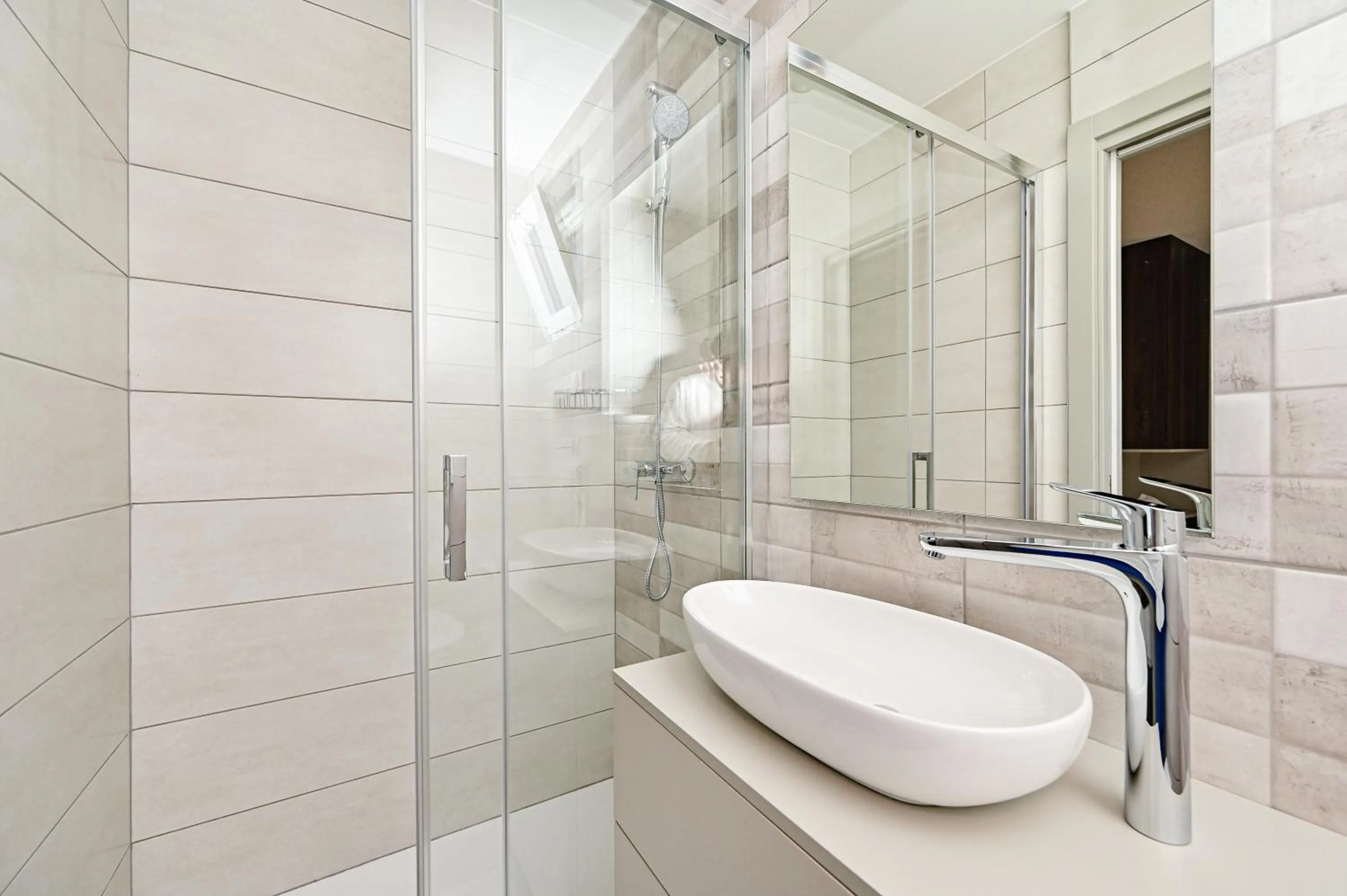 Shower in Mobile Homes Krk Silo