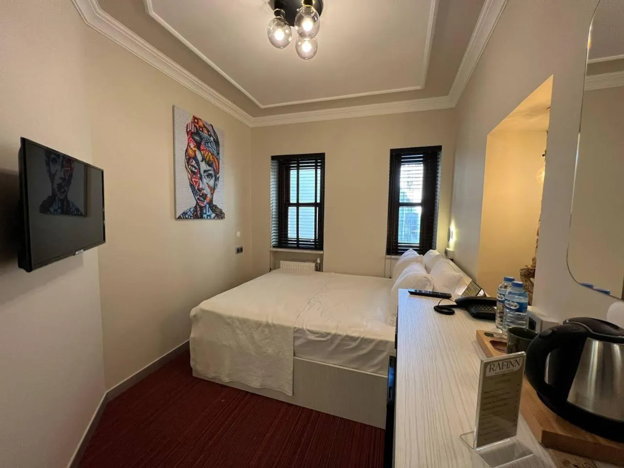 Photo of the whole room in Rafinn Hotel