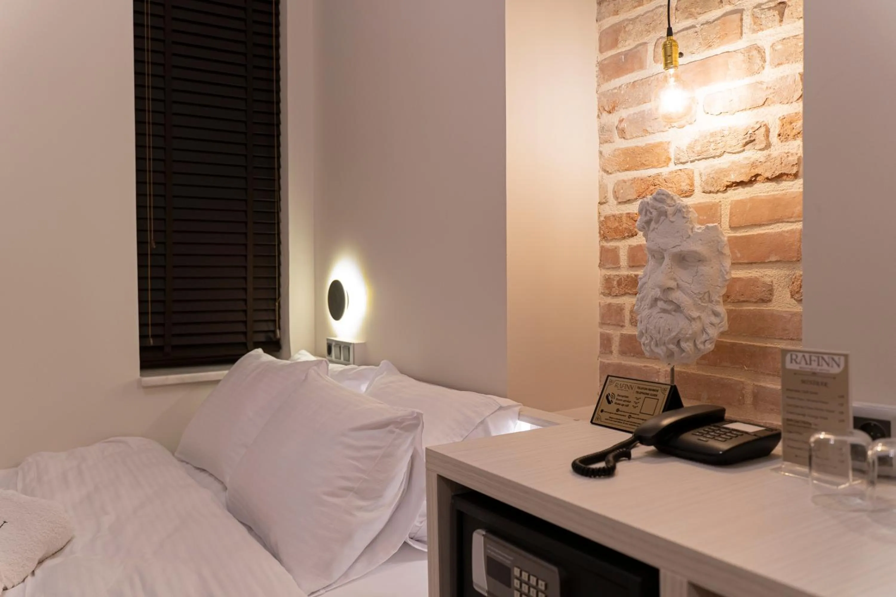 Decorative detail in Rafinn Hotel