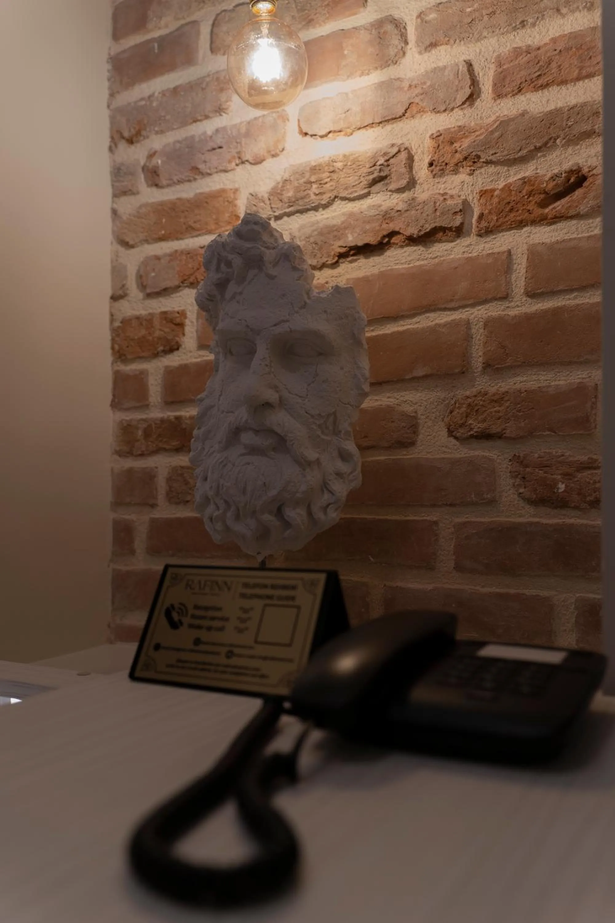 Decorative detail in Rafinn Hotel