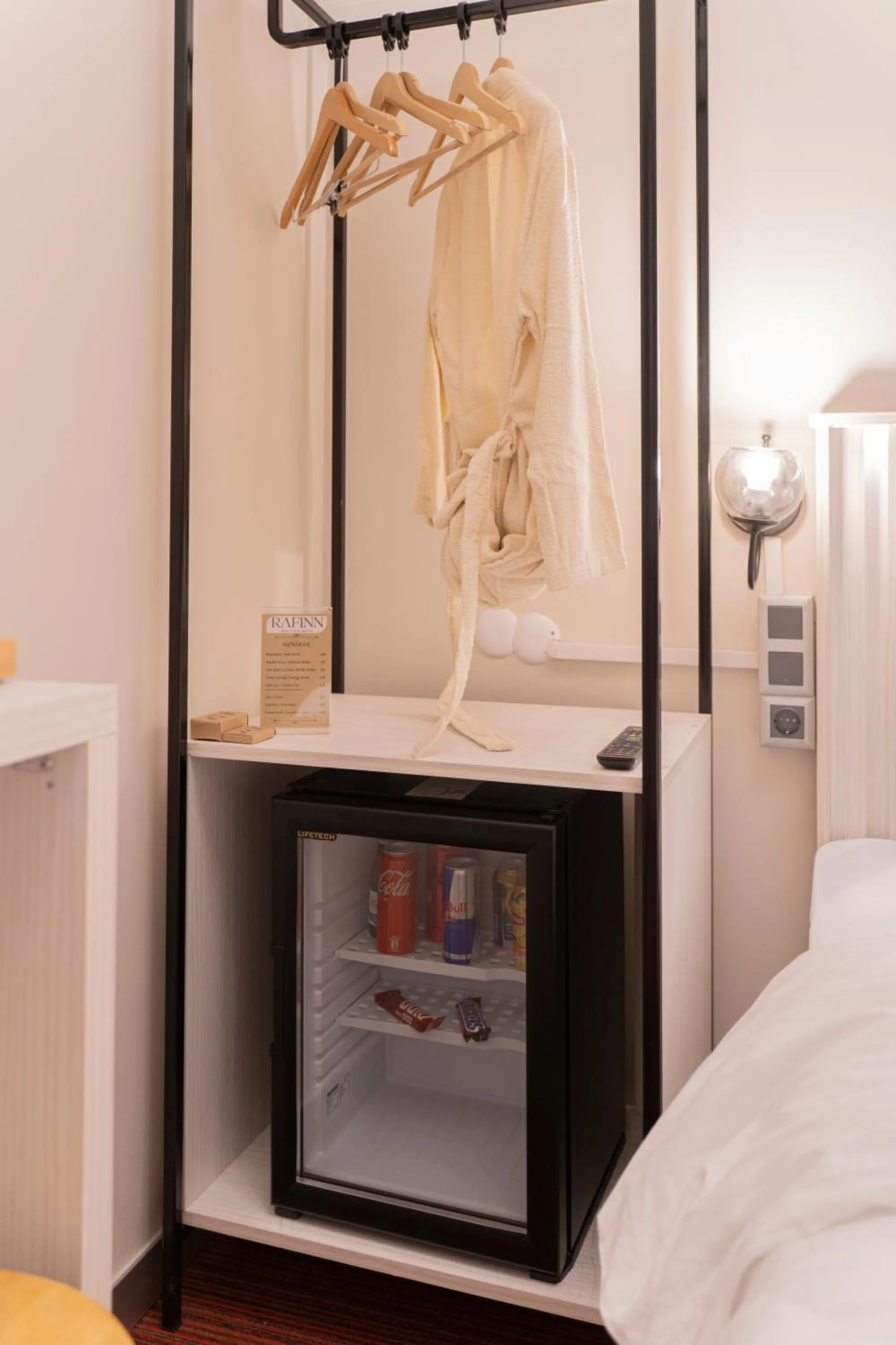 oven in Rafinn Hotel