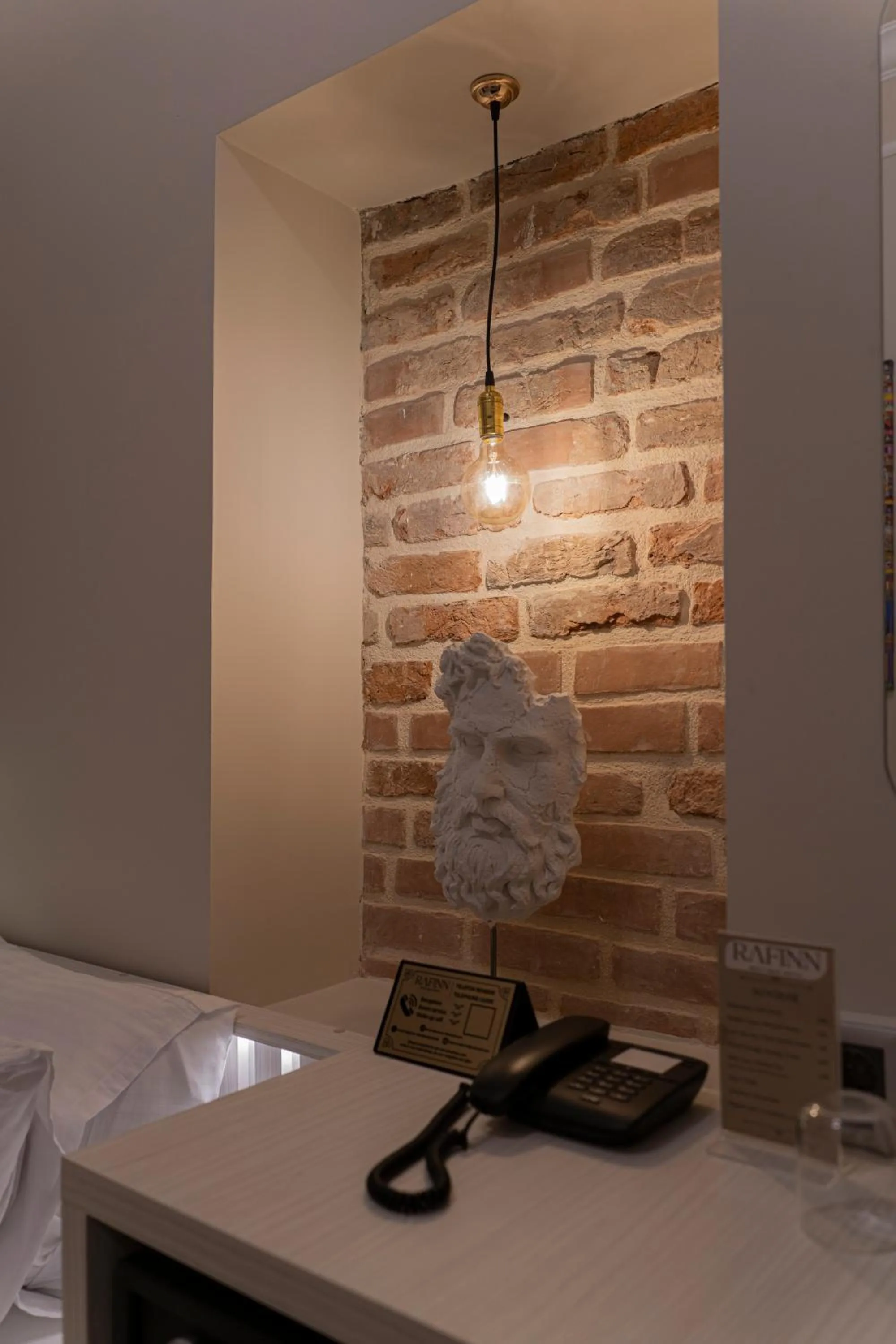 Decorative detail in Rafinn Hotel