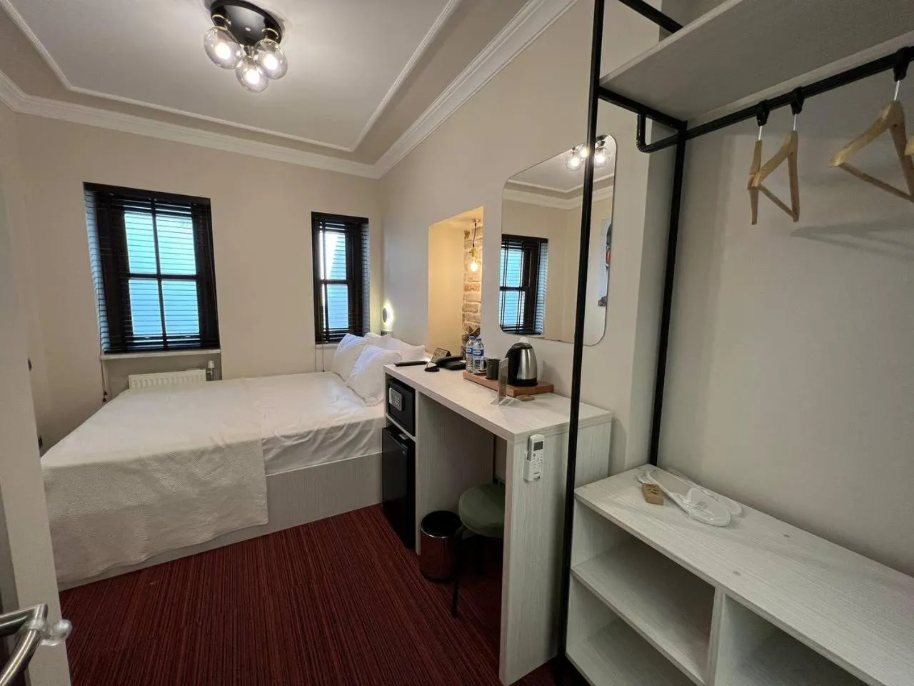 Photo of the whole room in Rafinn Hotel