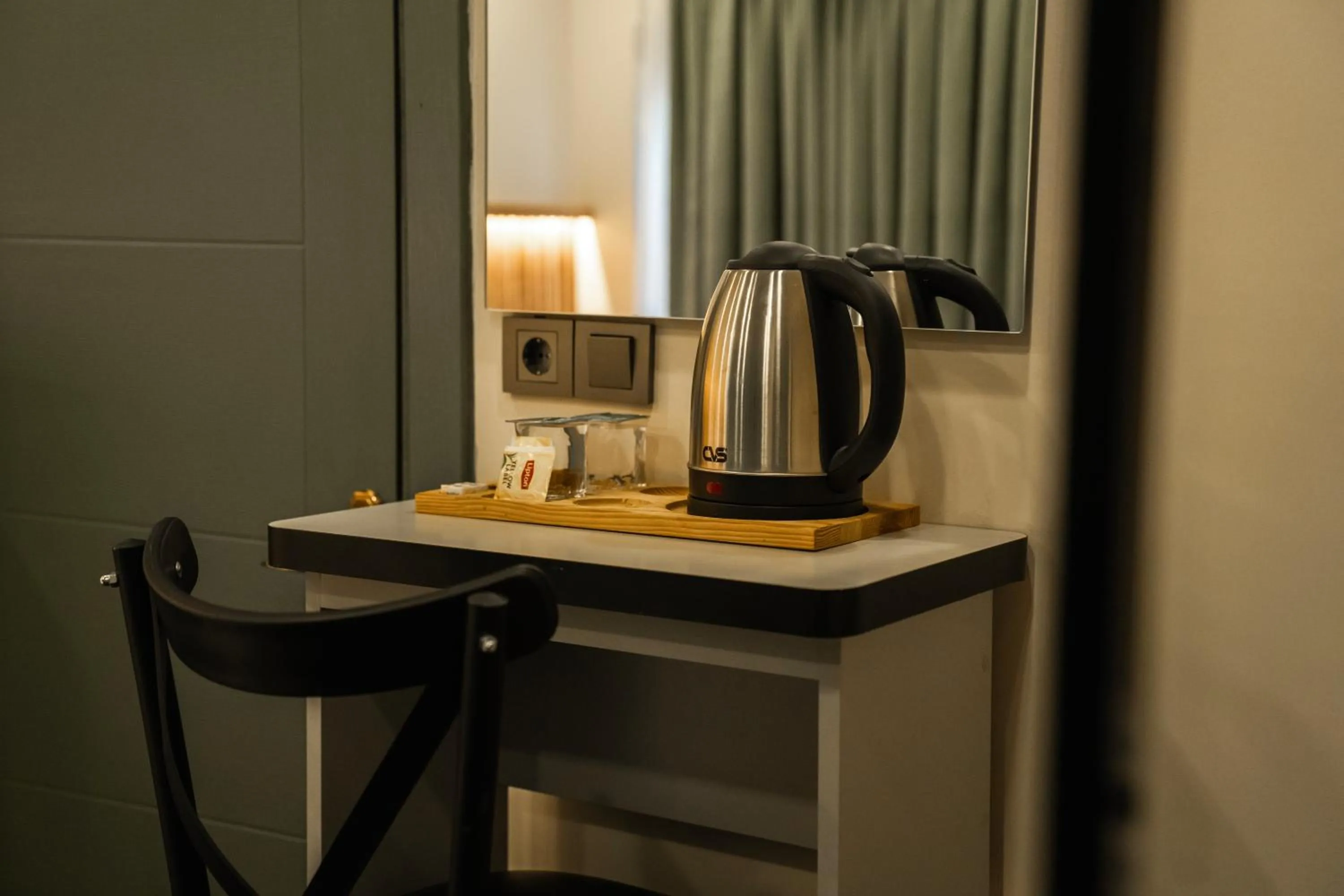 room service in Rafinn Hotel