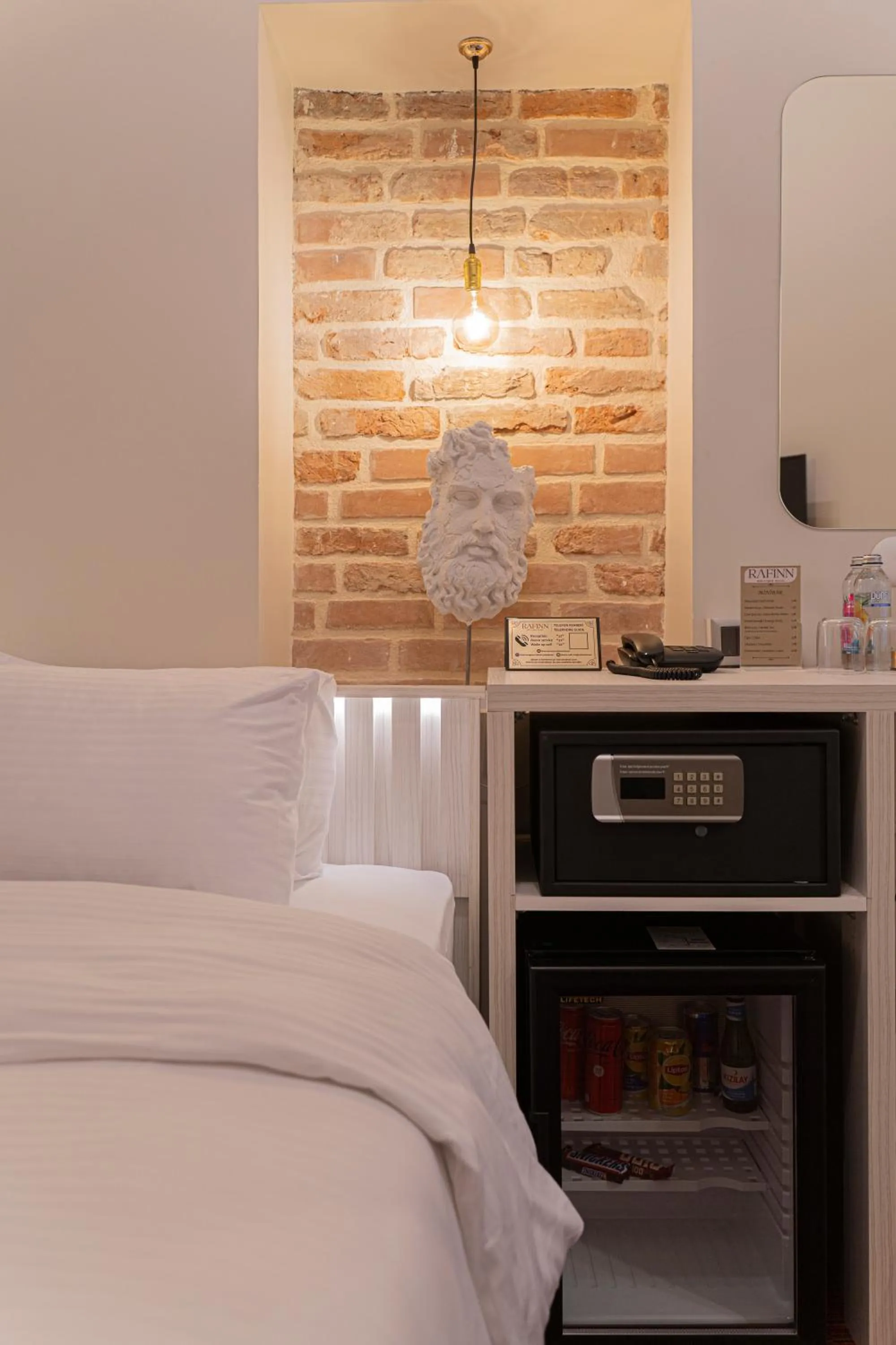 safe in Rafinn Hotel