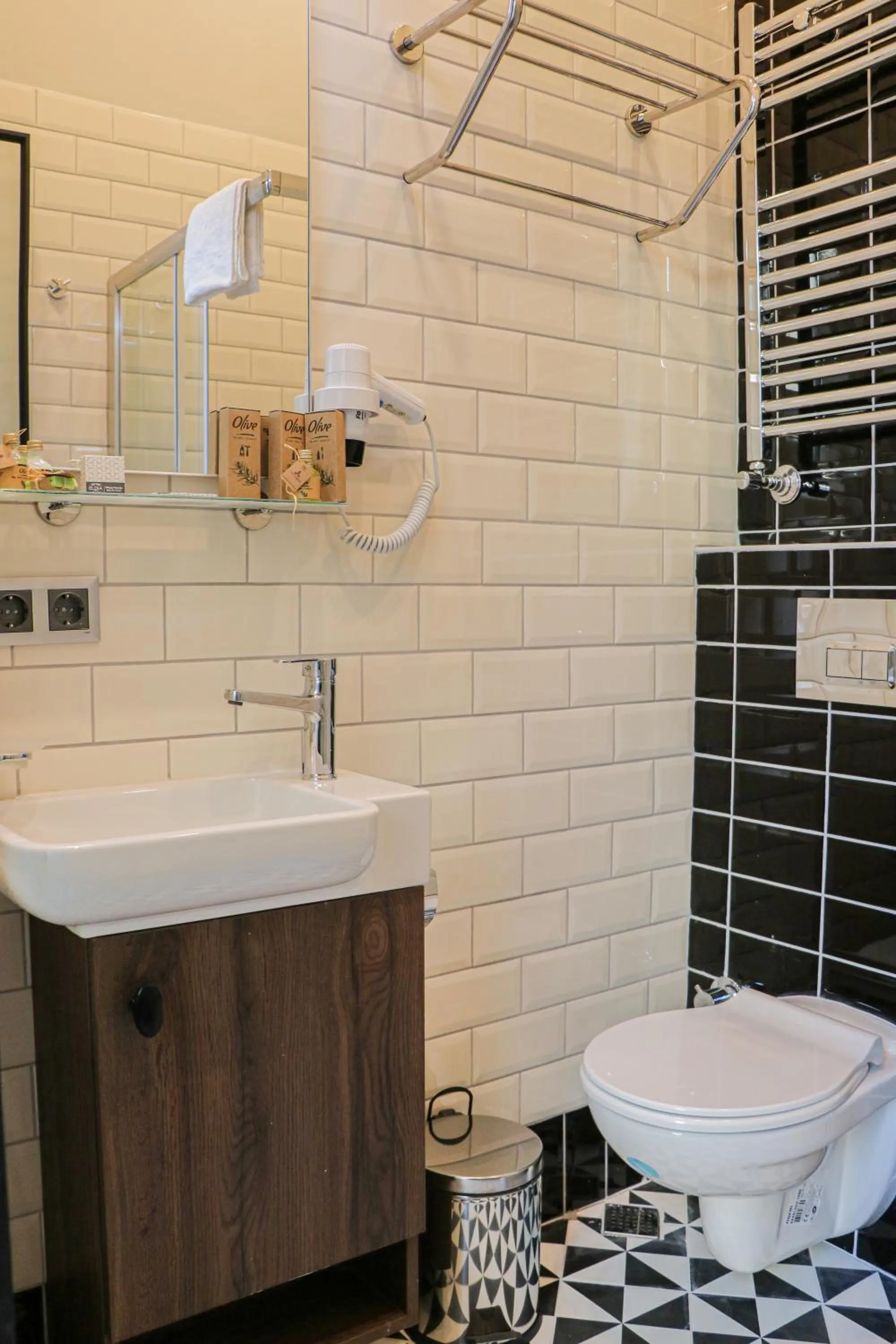 Toilet in Rafinn Hotel