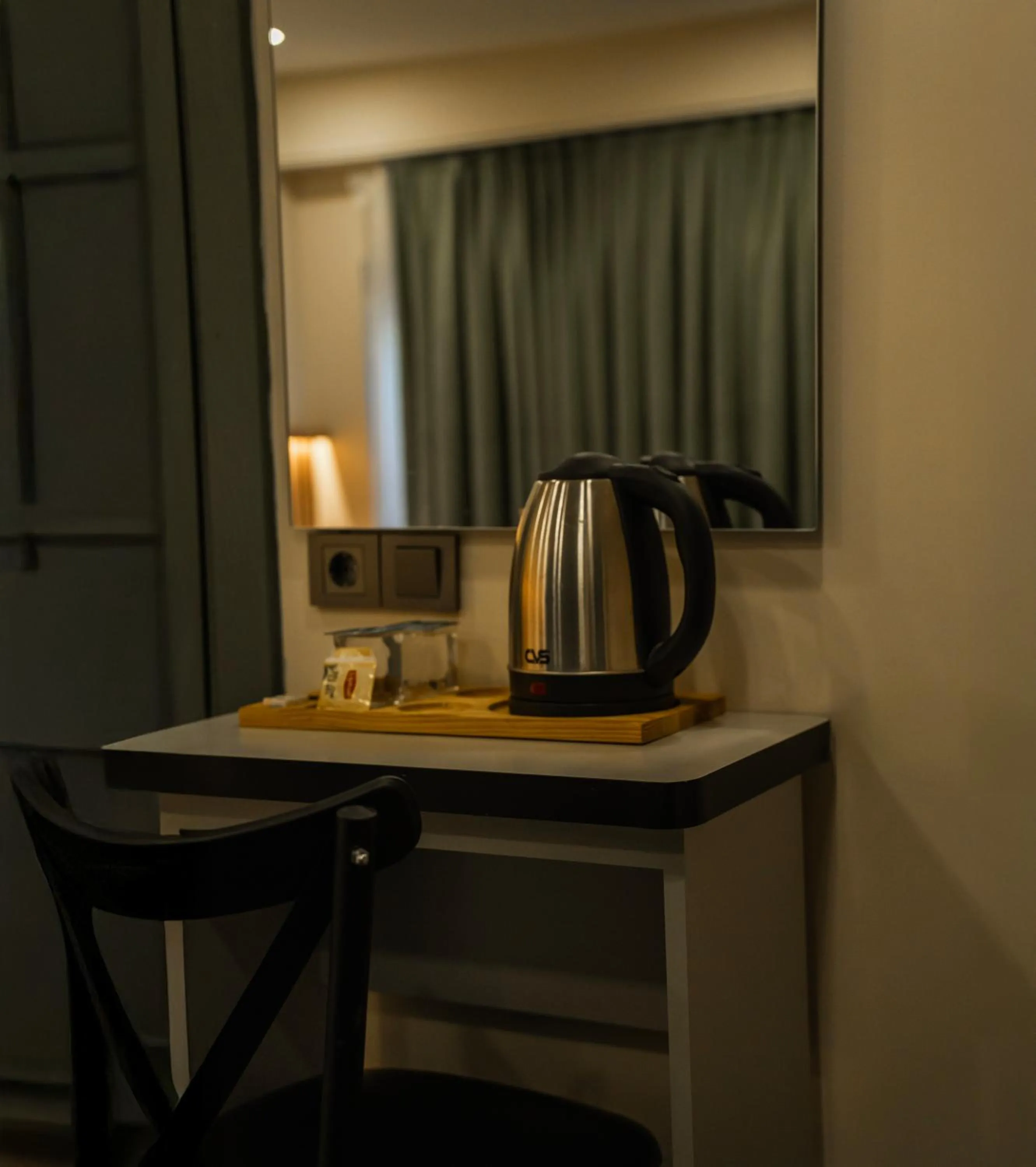 room service in Rafinn Hotel