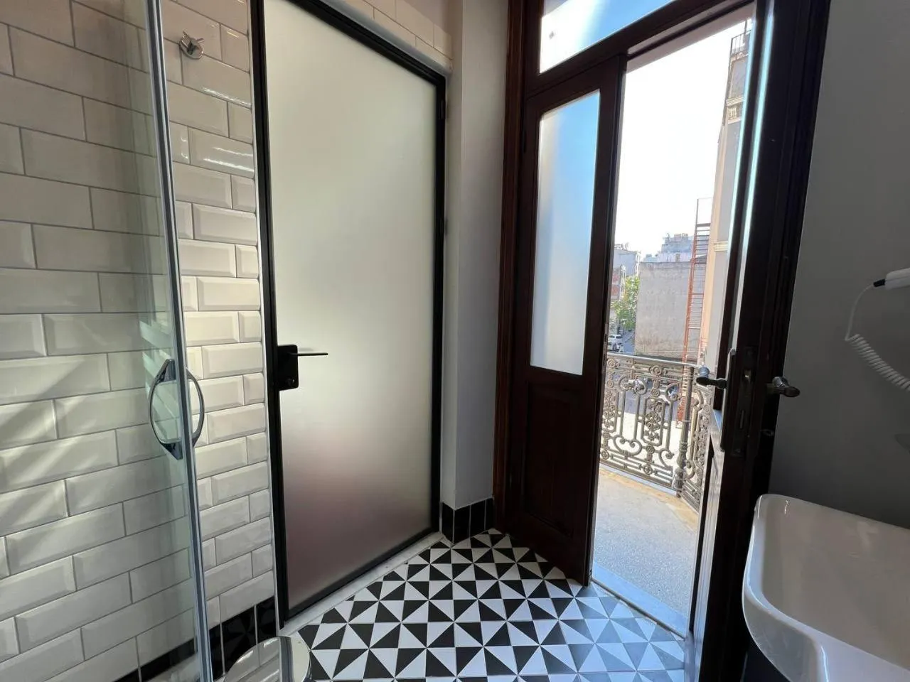 Balcony/Terrace in Rafinn Hotel