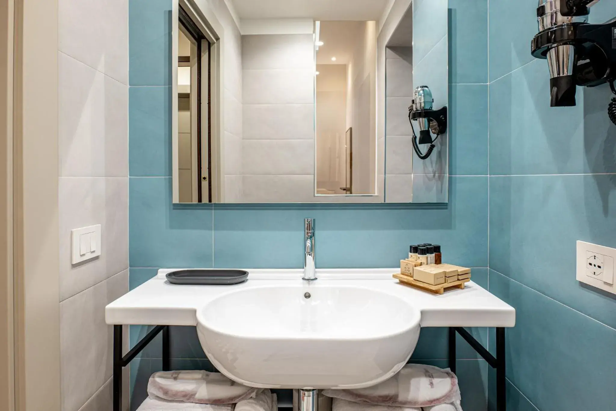 Small Double Room - single occupancy in Hotel Vittoria Small Double Room - single occupancy in Hotel Vittoria