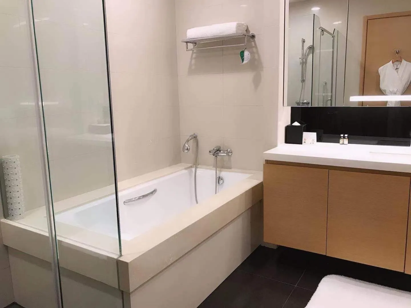 Bathroom in Somerset Grand Central Dalian