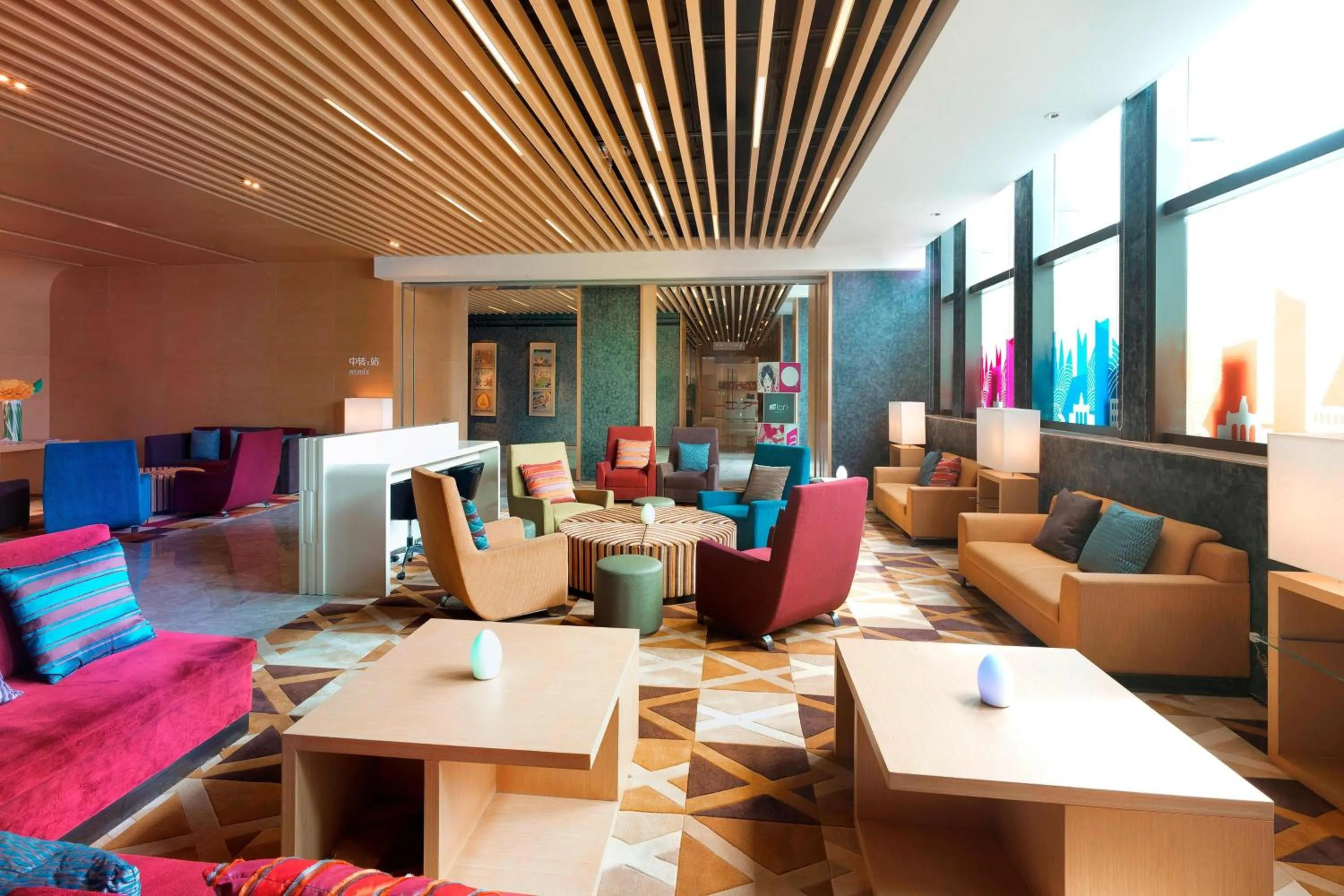 Lounge or bar in Aloft Dalian