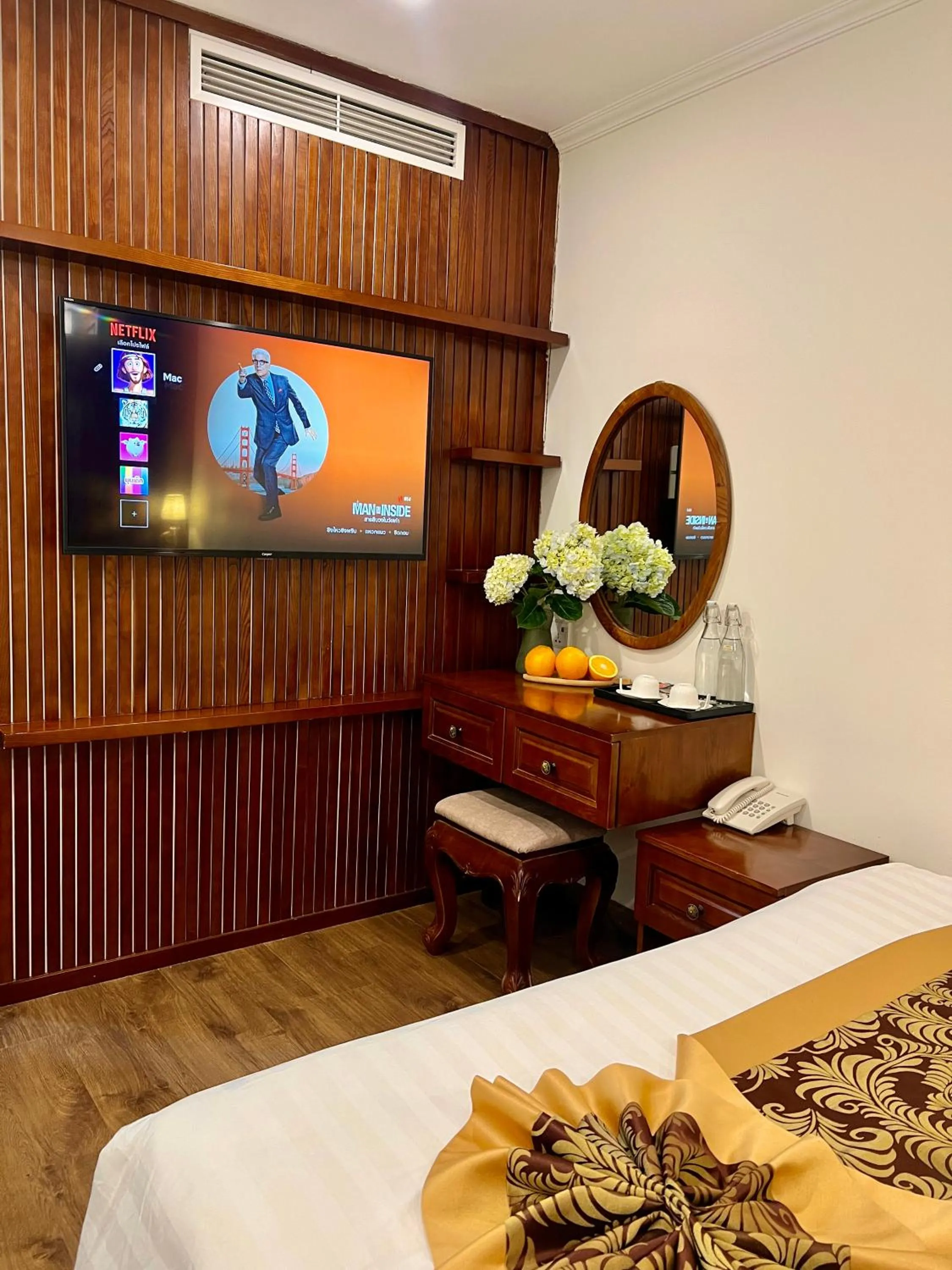 Photo of the whole room, Bed in DE LA SOIE Hotel & Travel