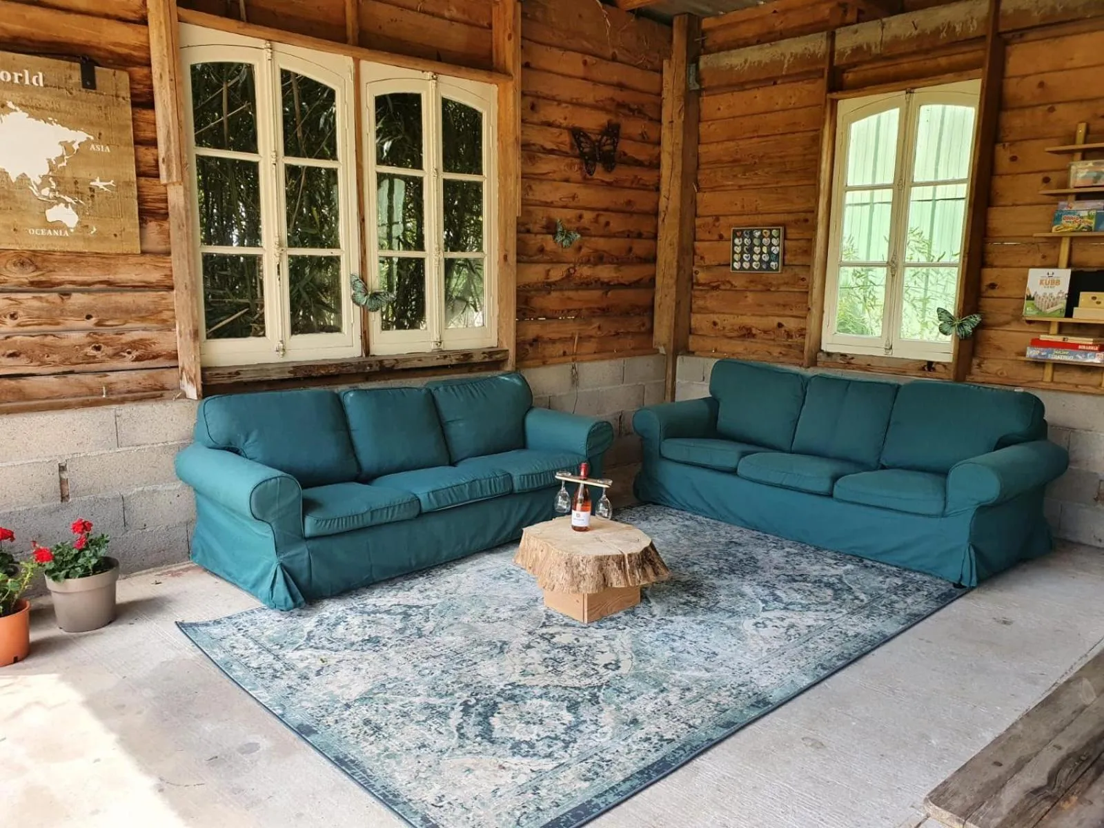 Lounge or bar in Champ Du Bois