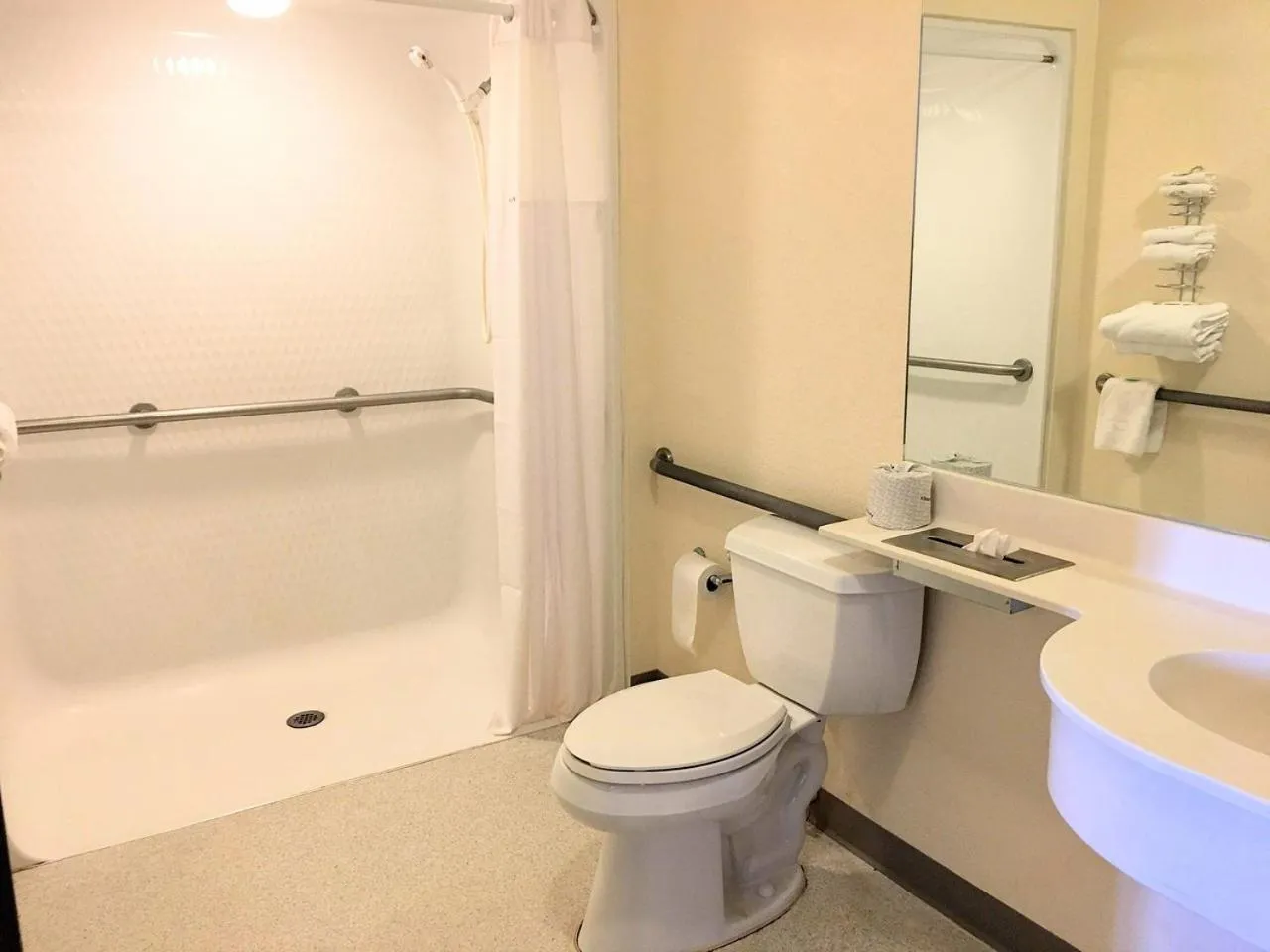 Bathroom in Chadron Inn & Suites