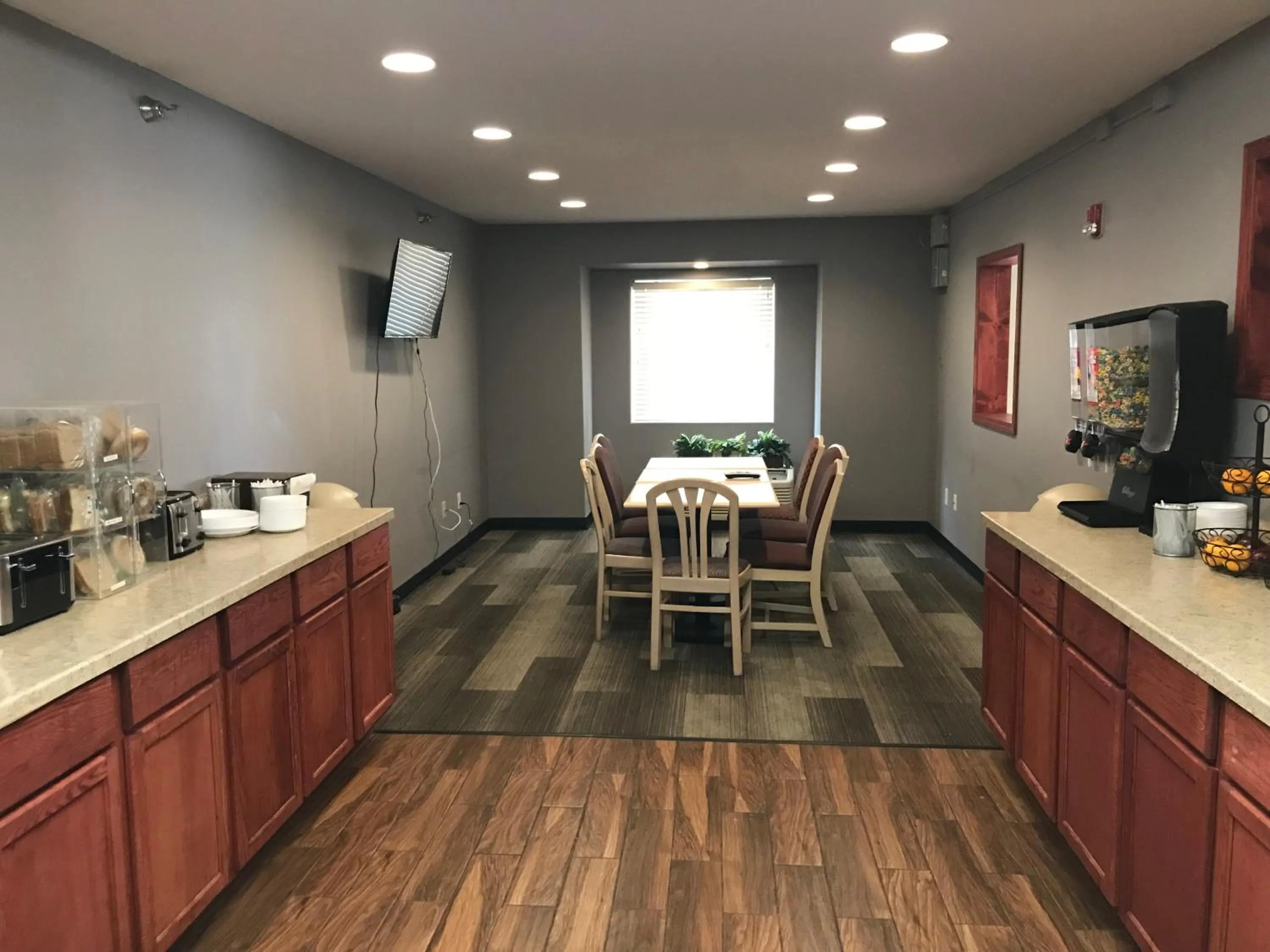 Chadron Inn & Suites