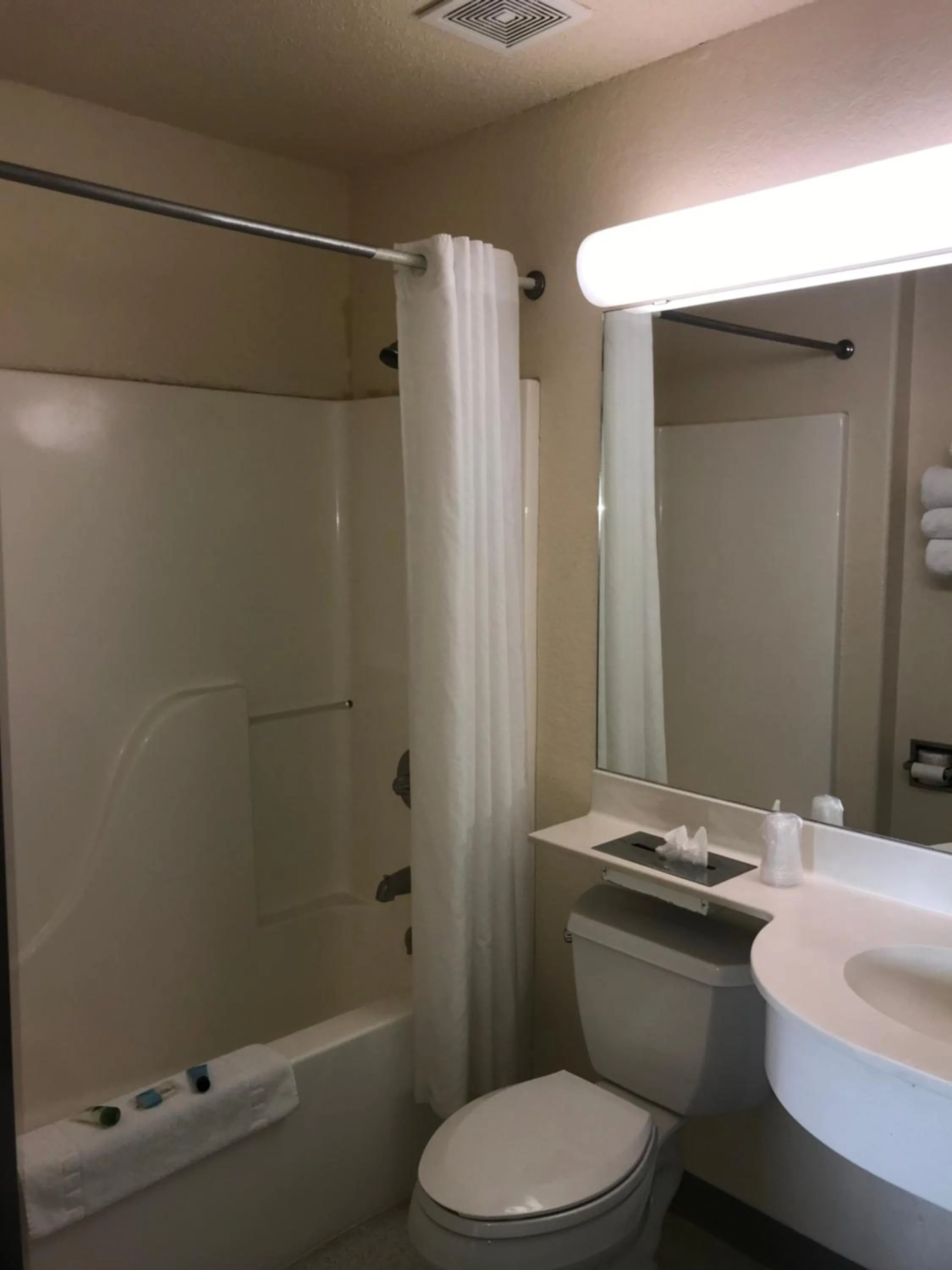 Toilet in Chadron Inn & Suites