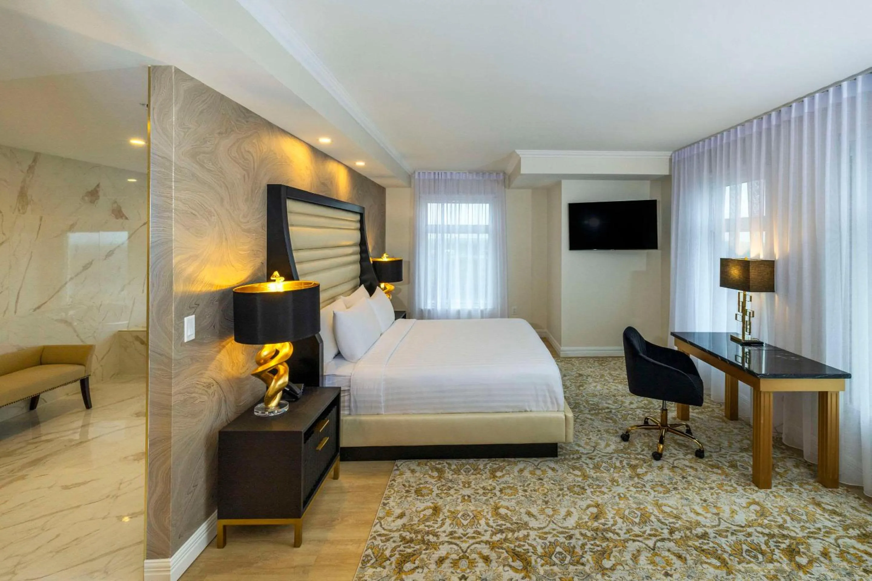 Bedroom, Bed in Halifax Tower Hotel & Conference Centre, an Ascend Collection Hotel