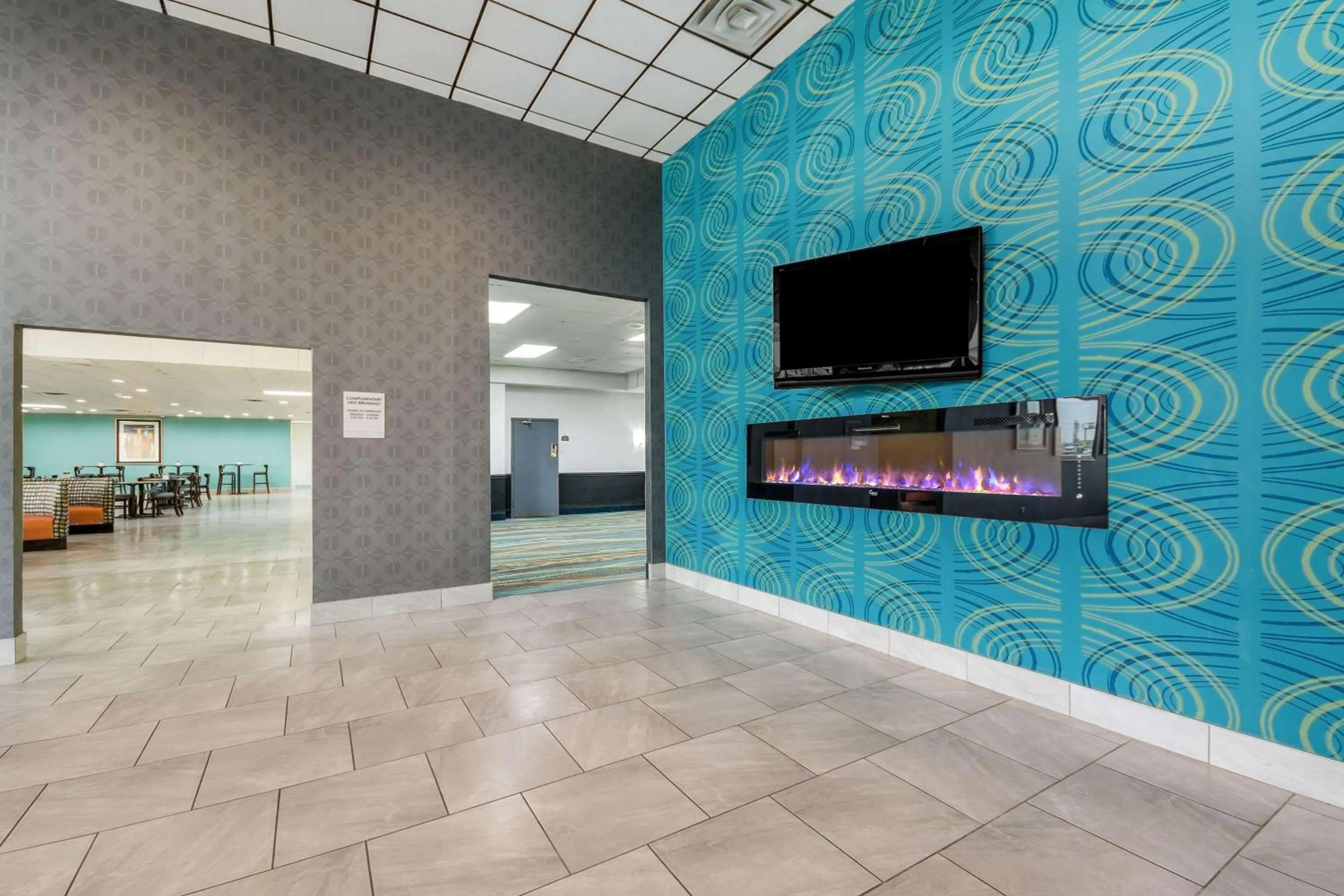 Lobby or reception, TV/Entertainment Center in Baymont by Wyndham Oklahoma City Bricktown