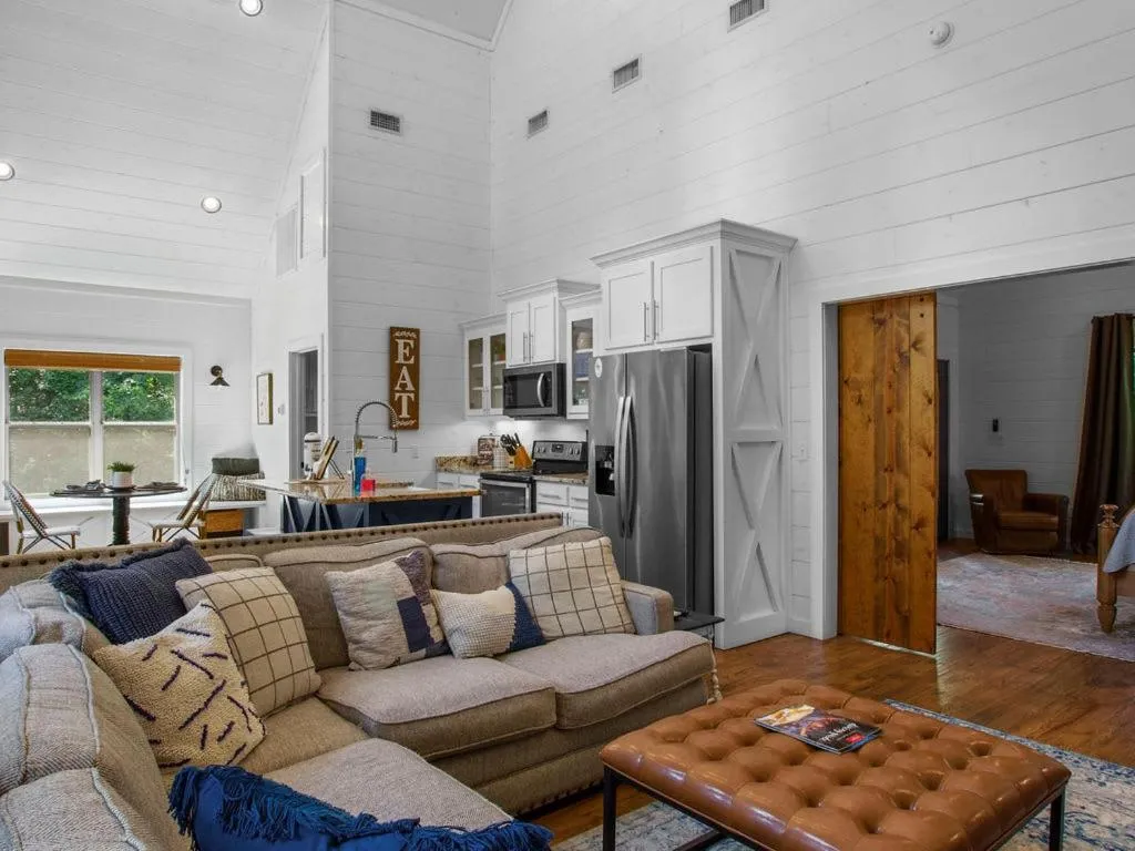 Stunning Luxury Cabin w Hot Tub and Fire Pit Holy Shiplap is Perfect Romantic Couples Getaway