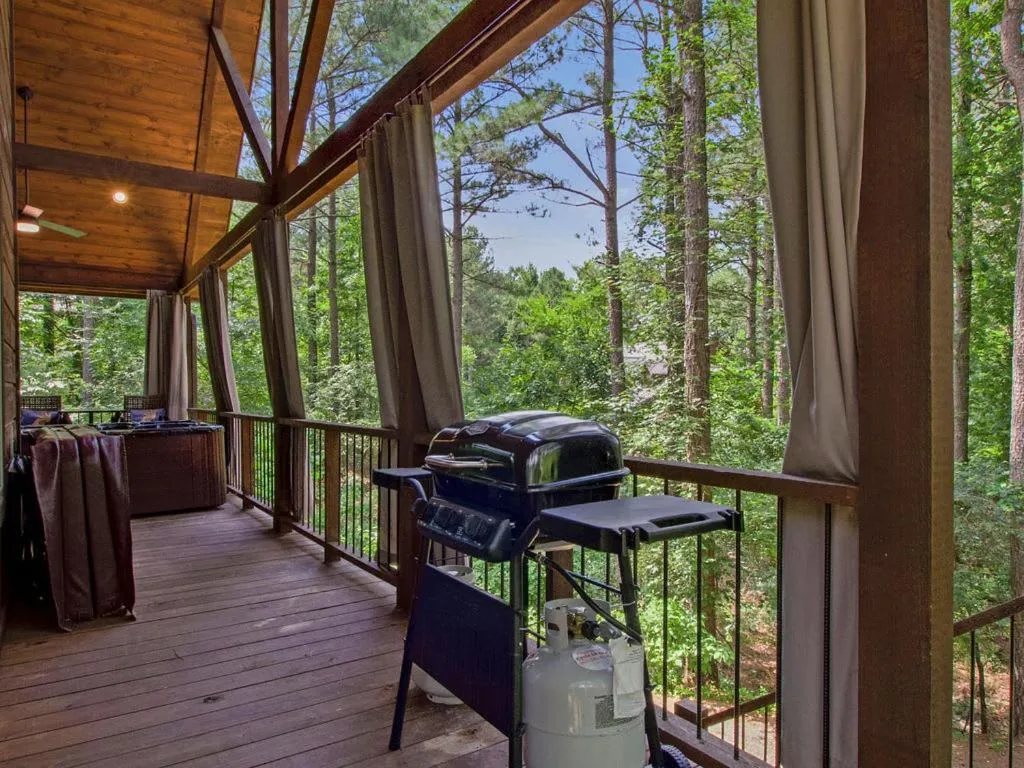 Stunning Luxury Cabin w Hot Tub and Fire Pit Holy Shiplap is Perfect Romantic Couples Getaway