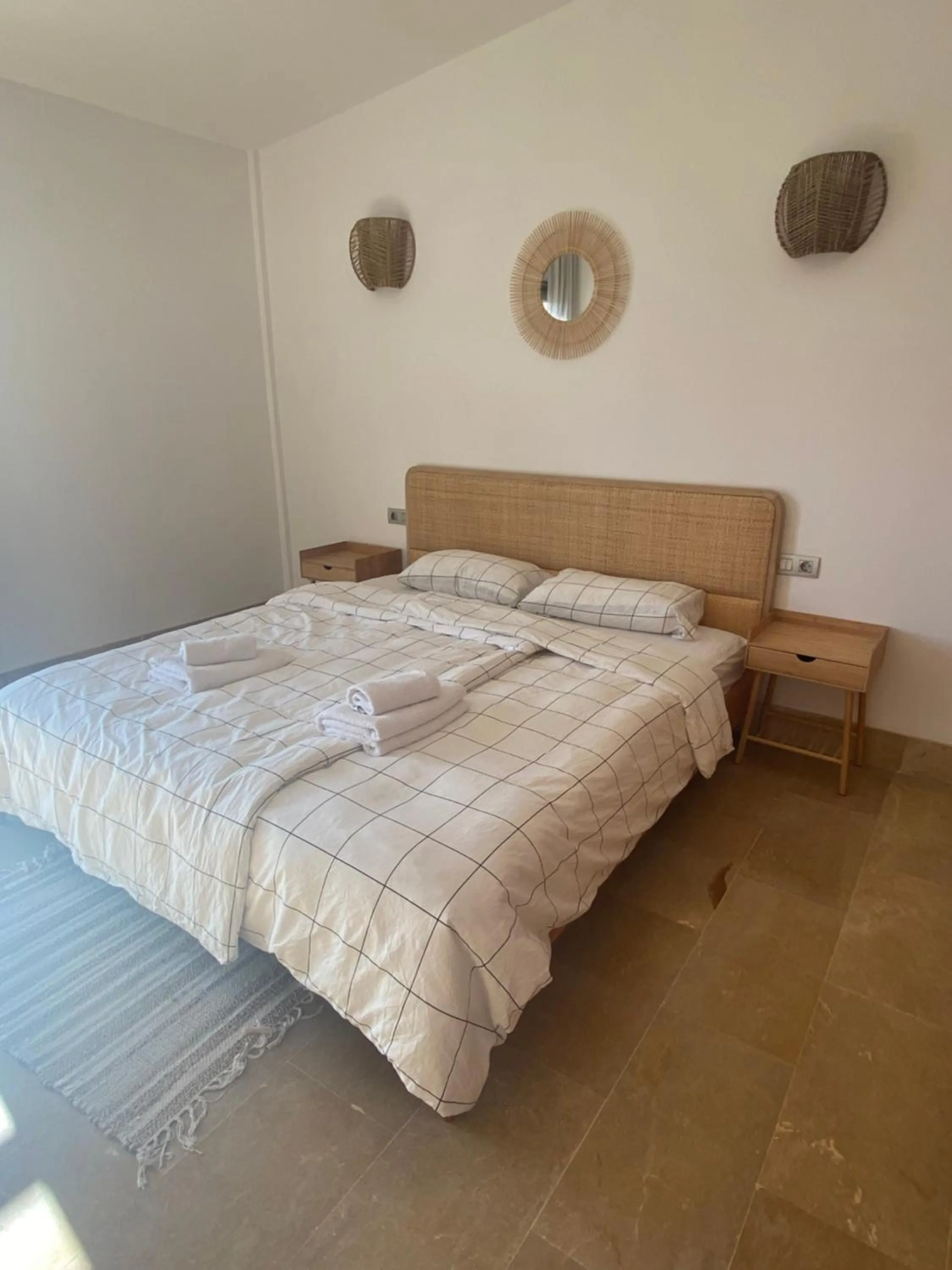 Bed in SUN BAY VILLAS APARTMENT