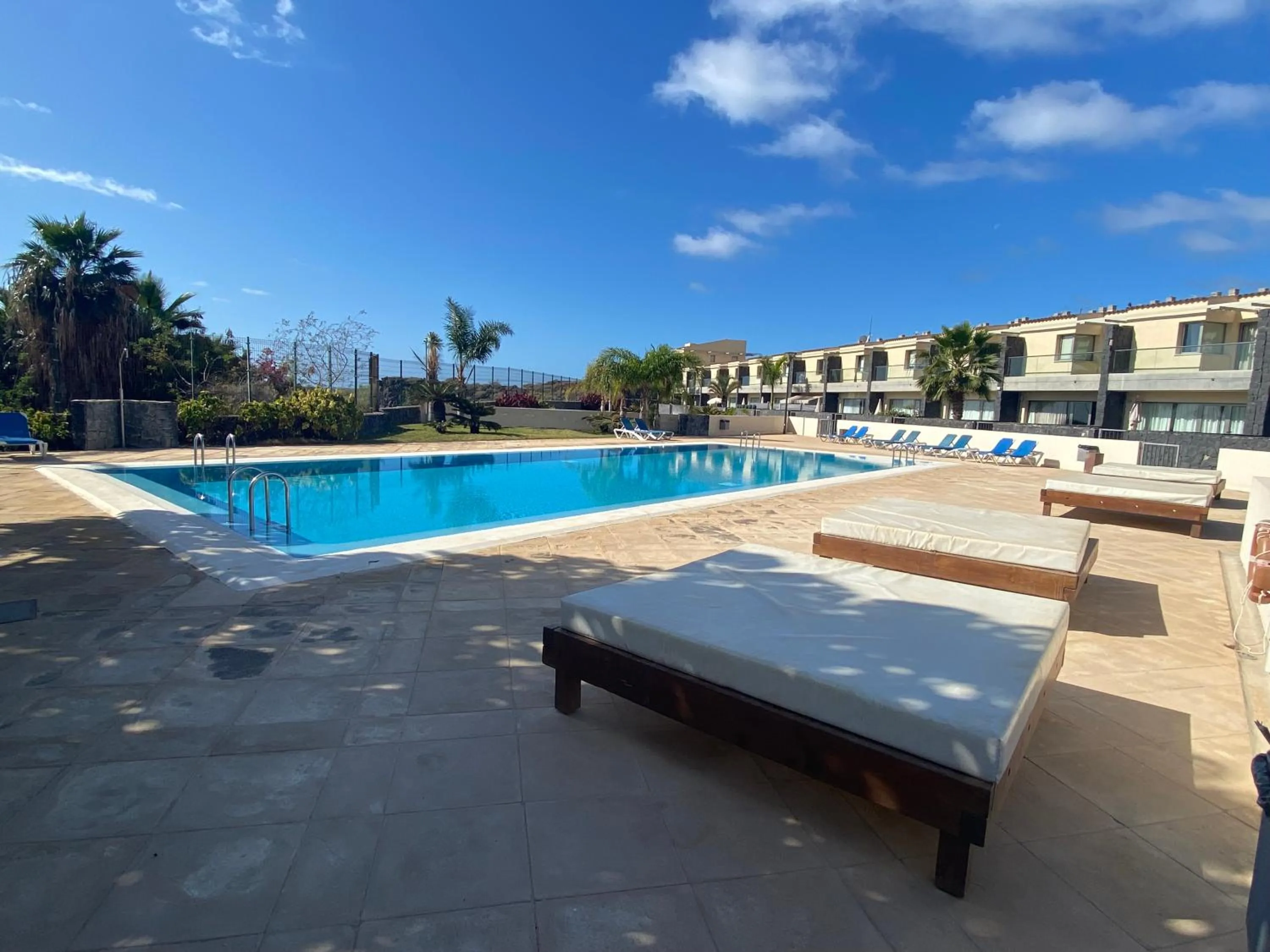 Swimming pool in SUN BAY VILLAS APARTMENT